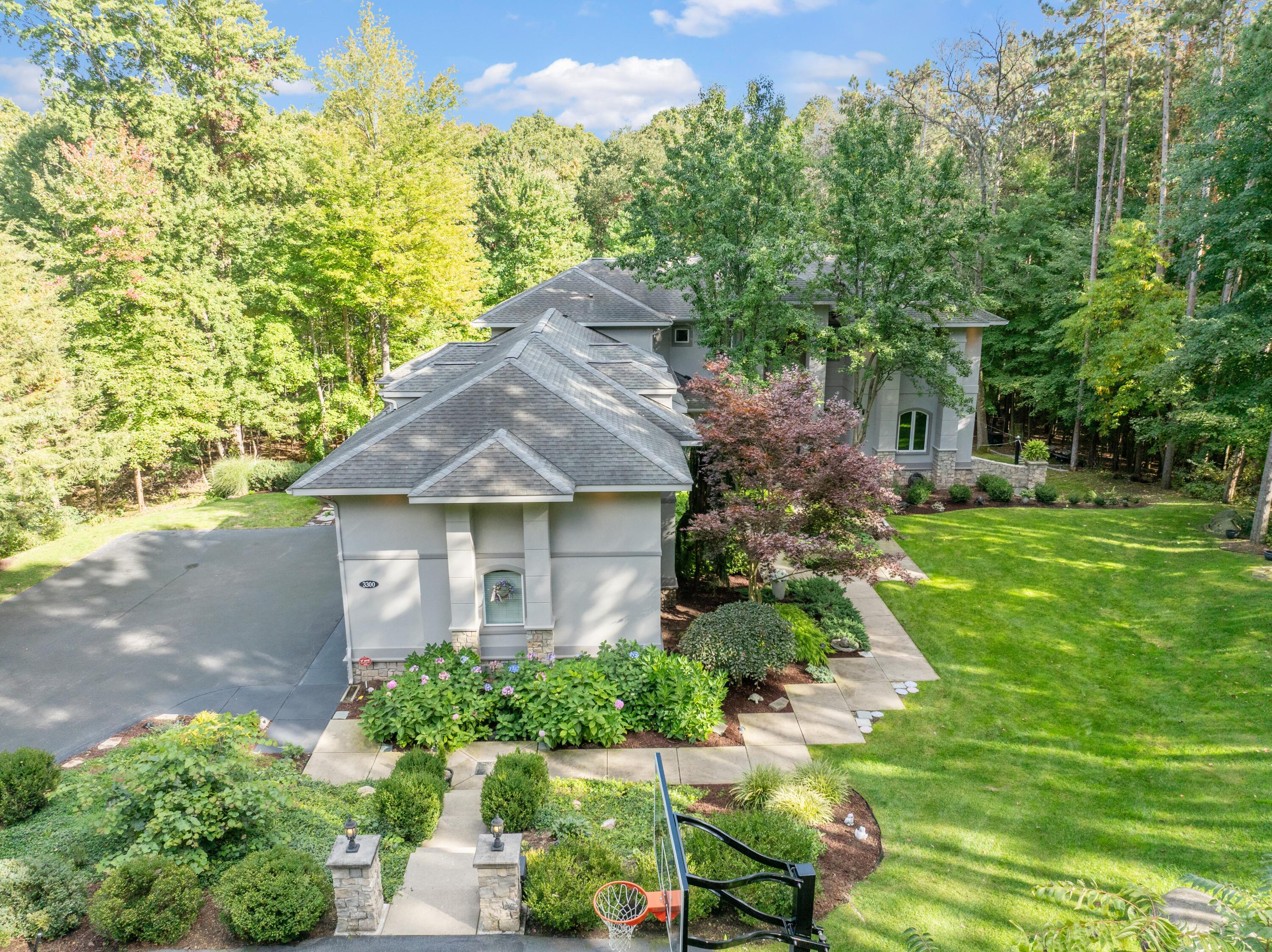 3300 Bluewater Pines Drive NE Grand Rapids MI 49525