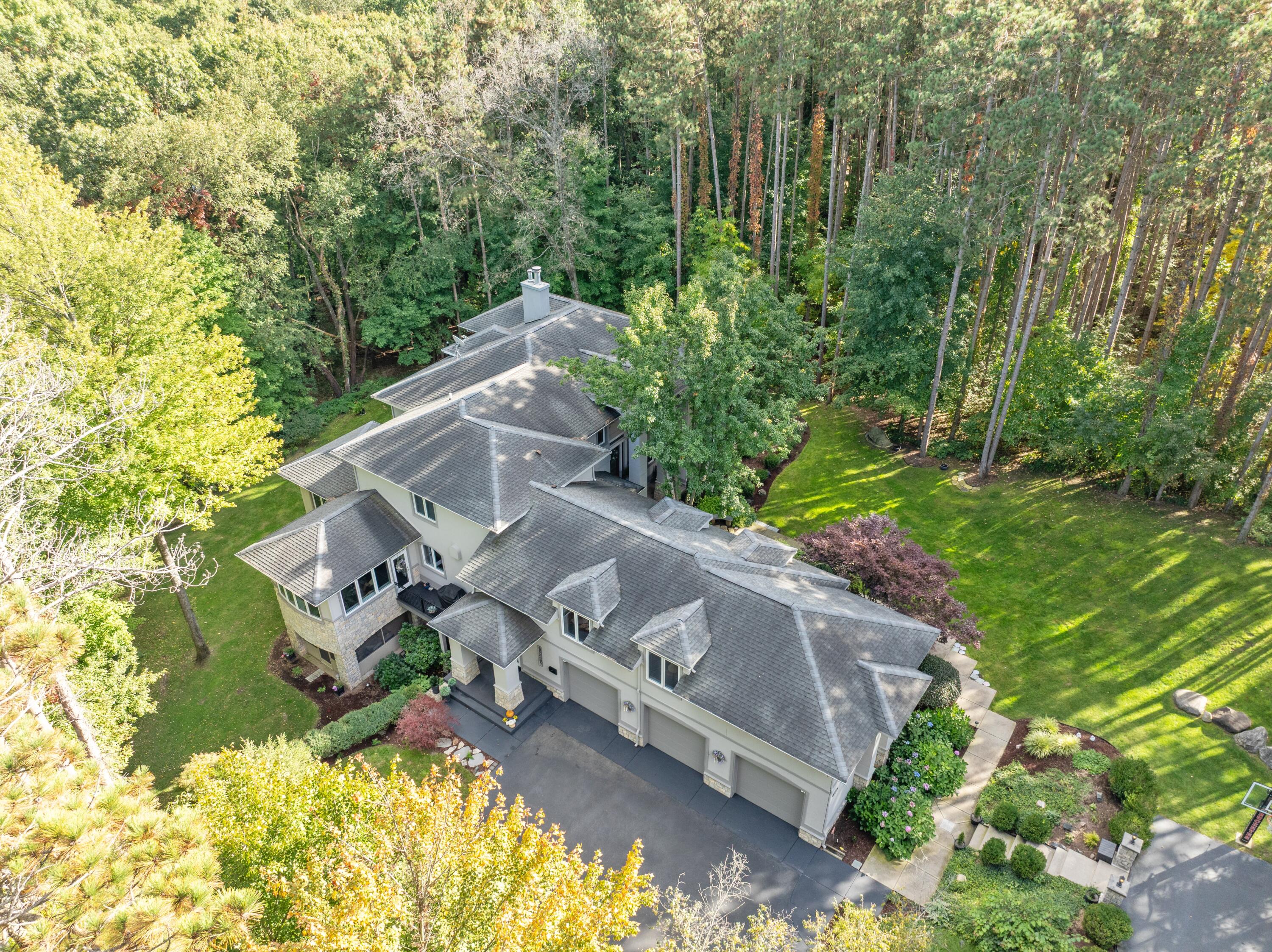 3300 Bluewater Pines Drive NE Grand Rapids MI 49525