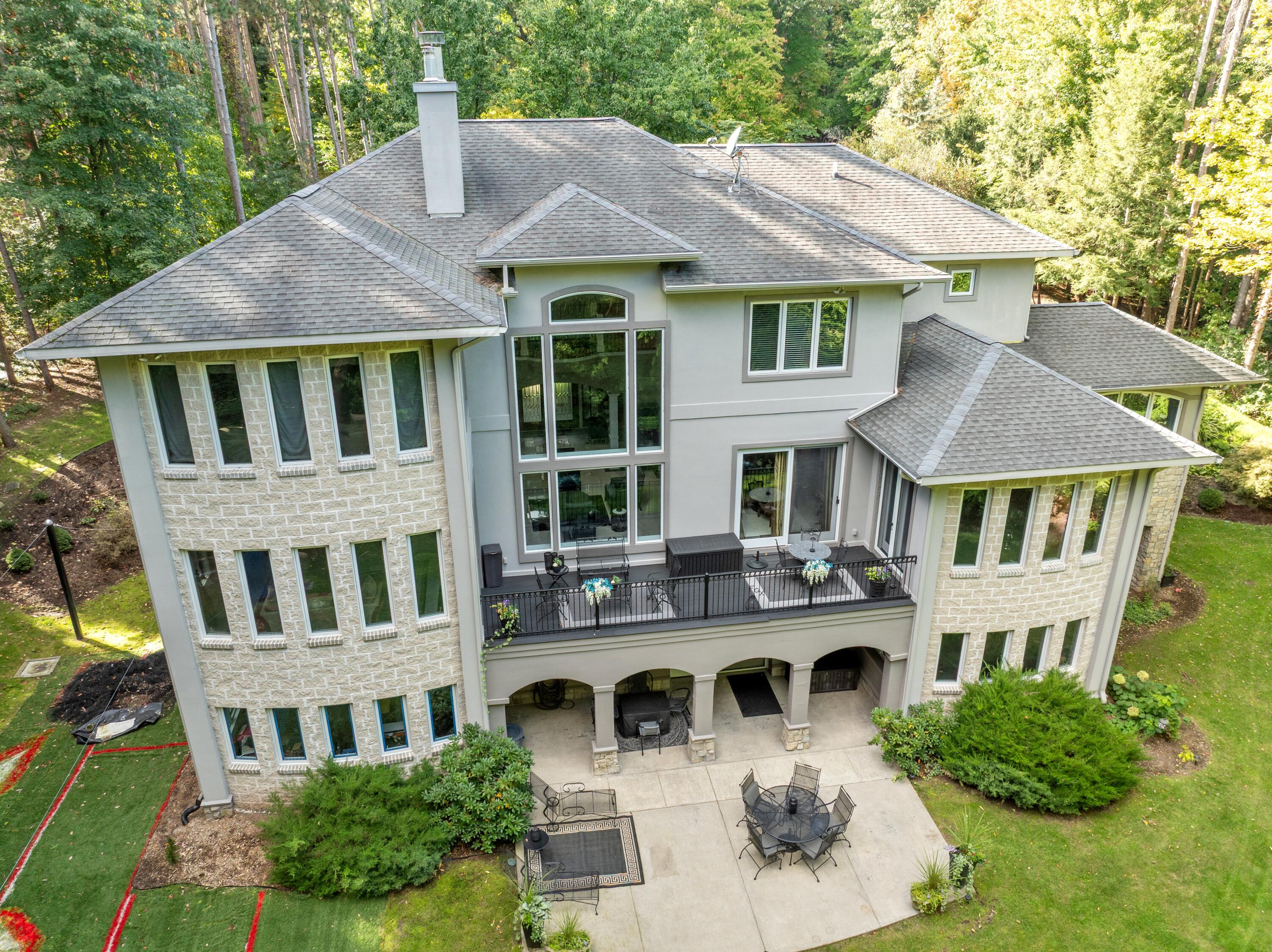 3300 Bluewater Pines Drive NE Grand Rapids MI 49525