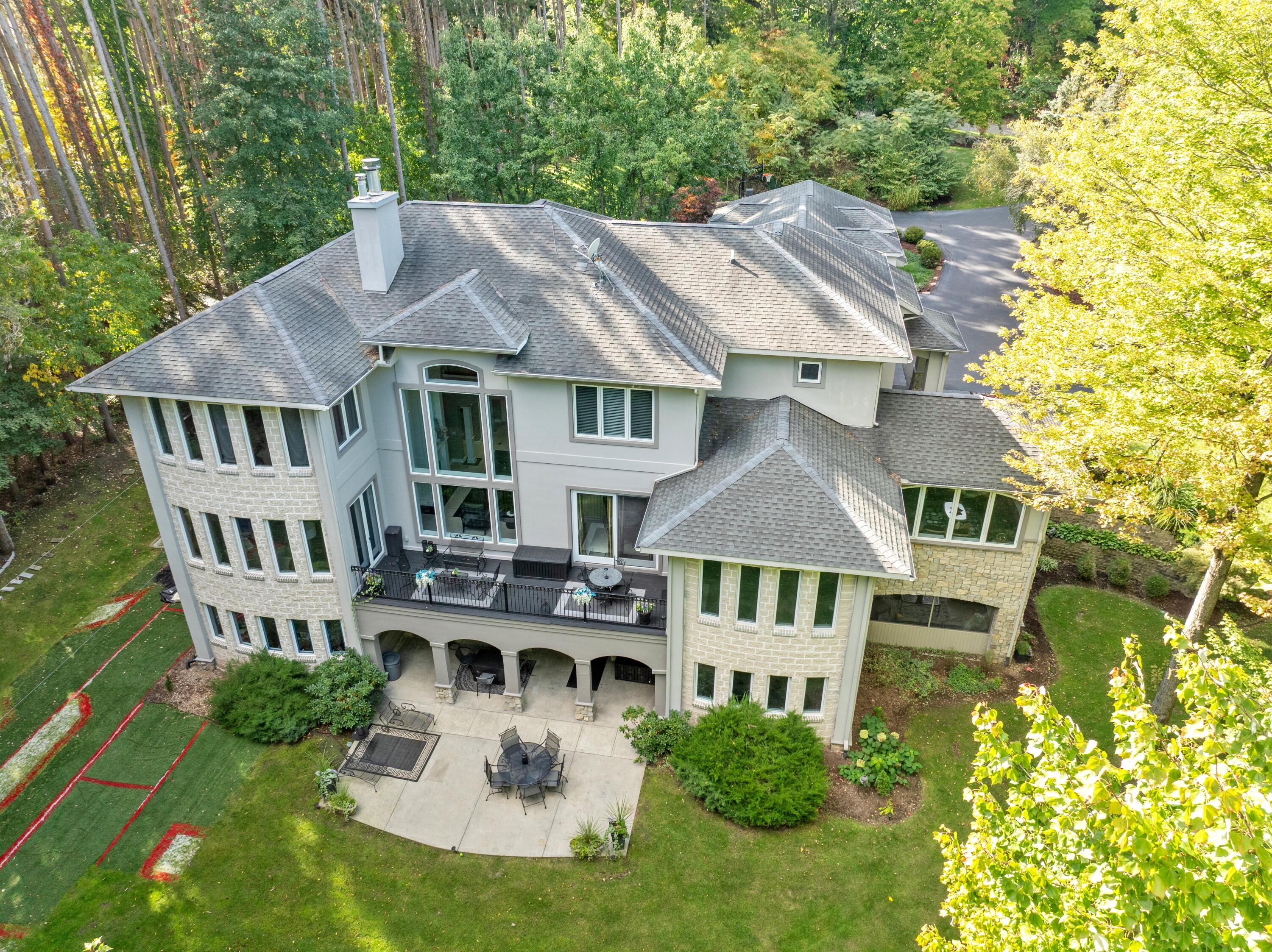 3300 Bluewater Pines Drive NE Grand Rapids MI 49525