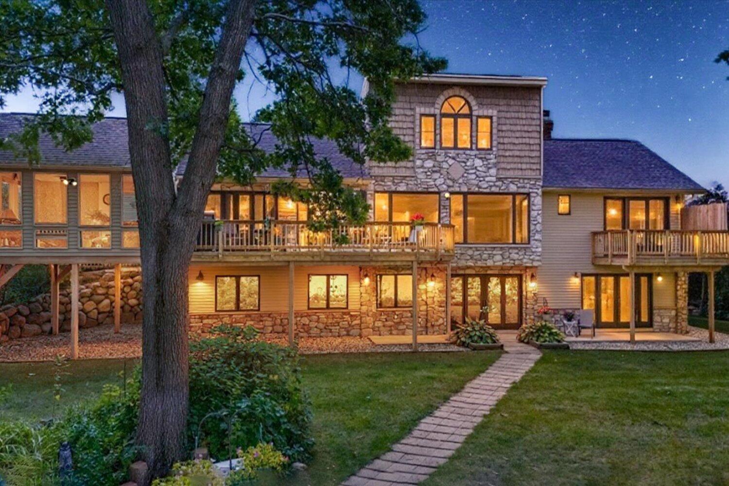 7414 Field Bay Avenue Kalamazoo MI 49009