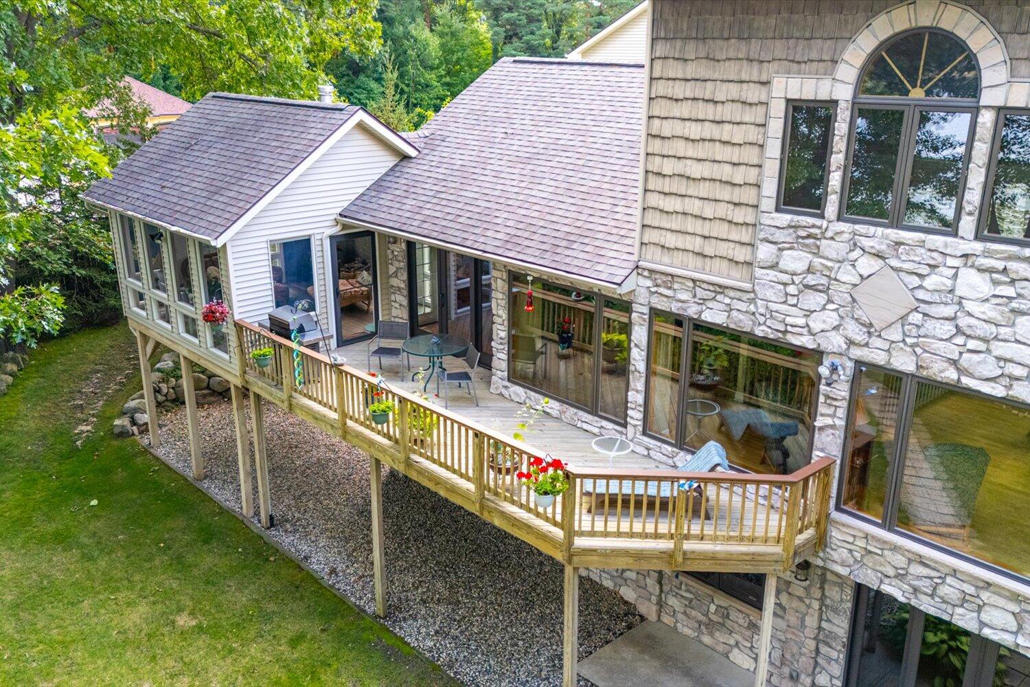 7414 Field Bay Avenue Kalamazoo MI 49009