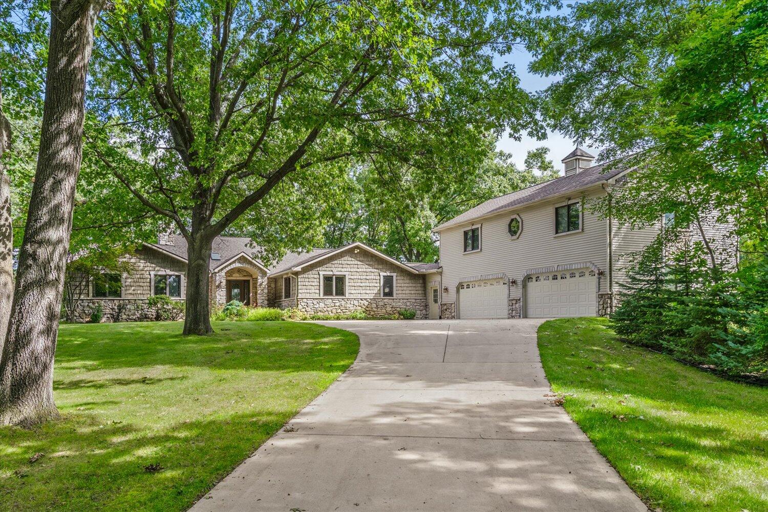 7414 Field Bay Avenue Kalamazoo MI 49009