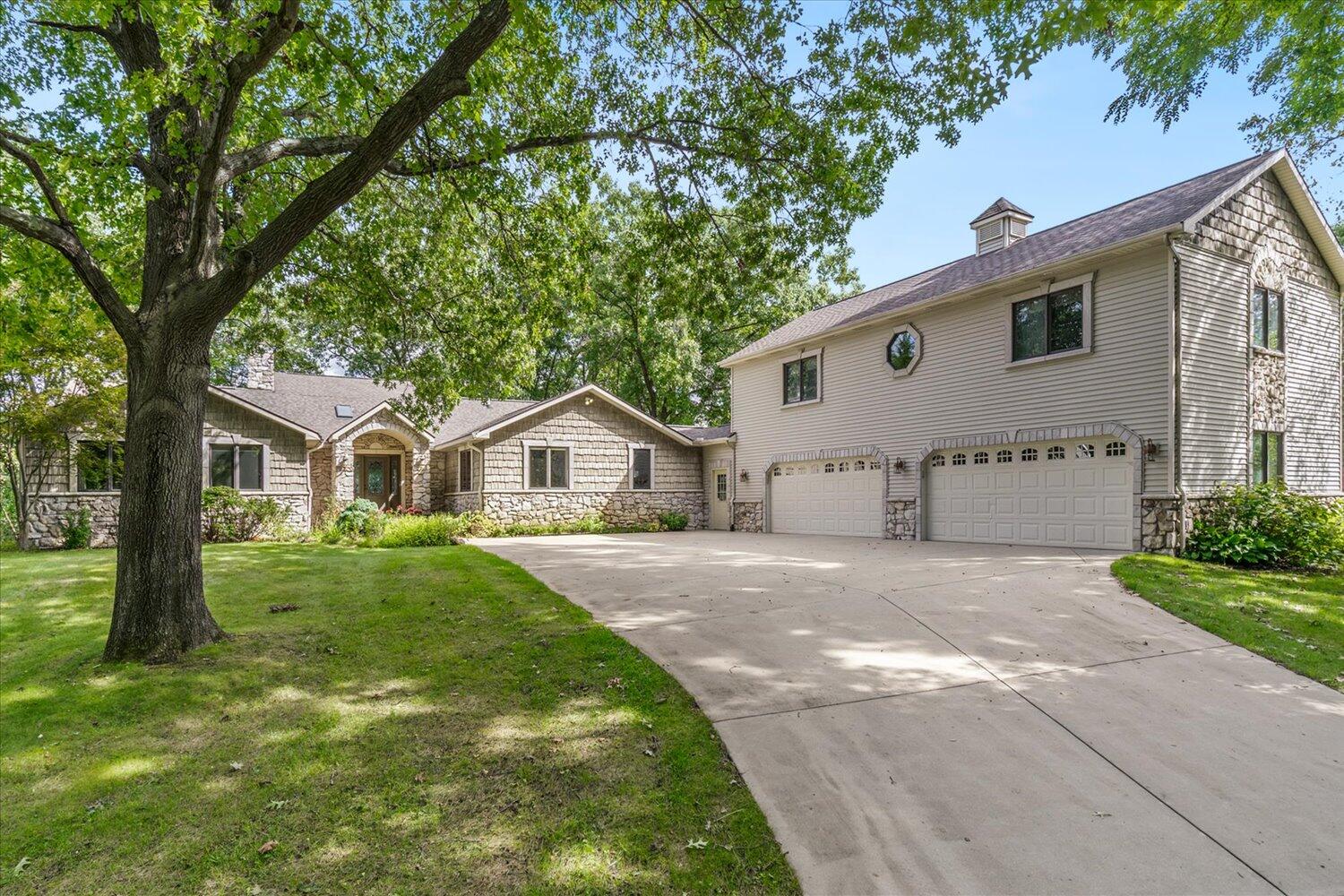 7414 Field Bay Avenue Kalamazoo MI 49009