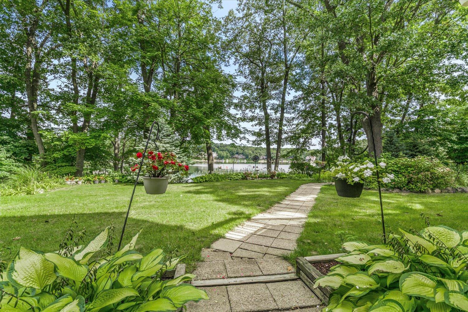 7414 Field Bay Avenue Kalamazoo MI 49009