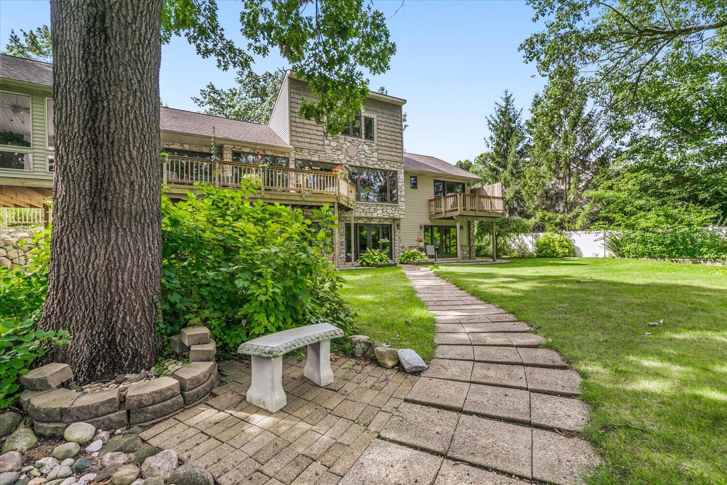 7414 Field Bay Avenue Kalamazoo MI 49009