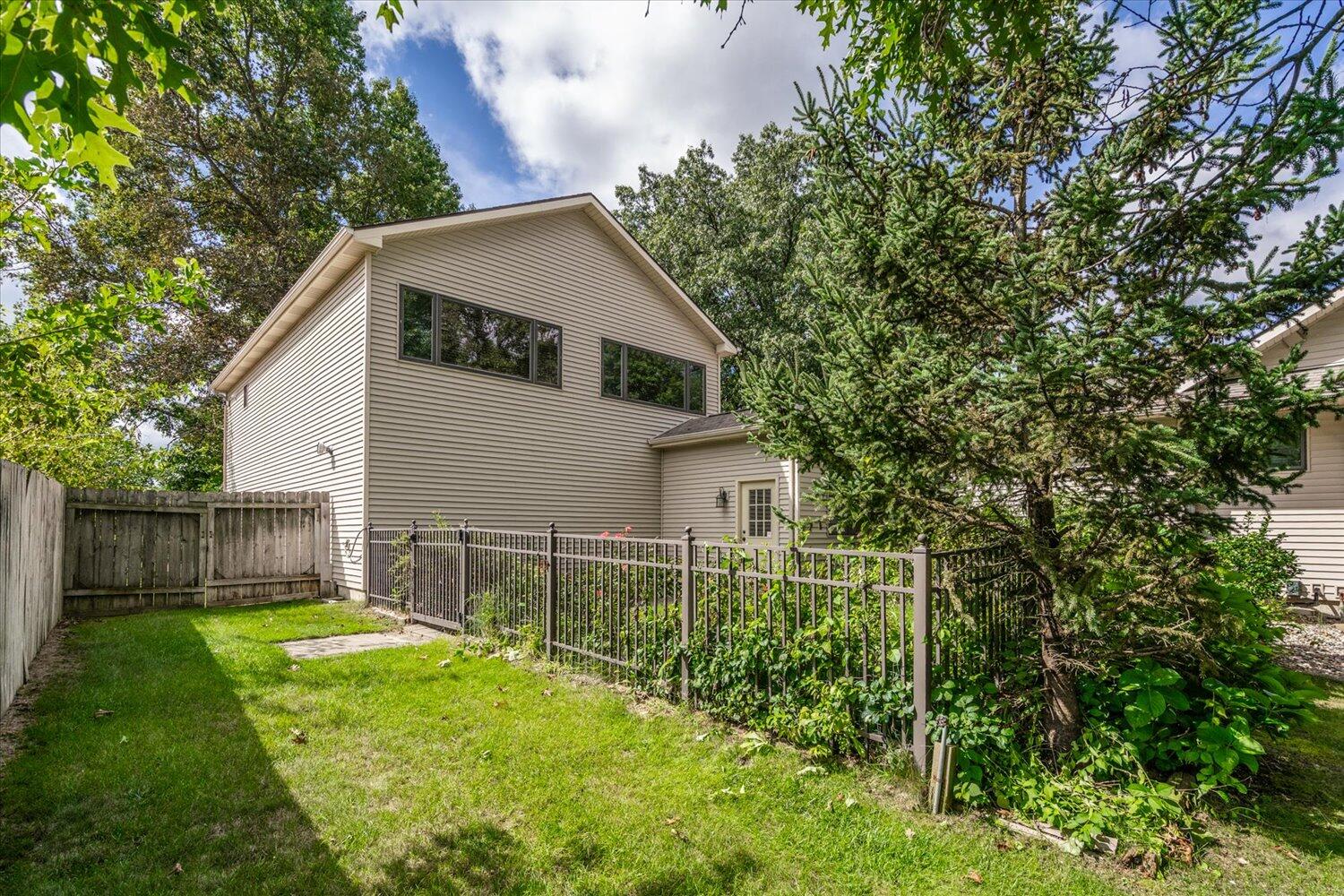7414 Field Bay Avenue Kalamazoo MI 49009
