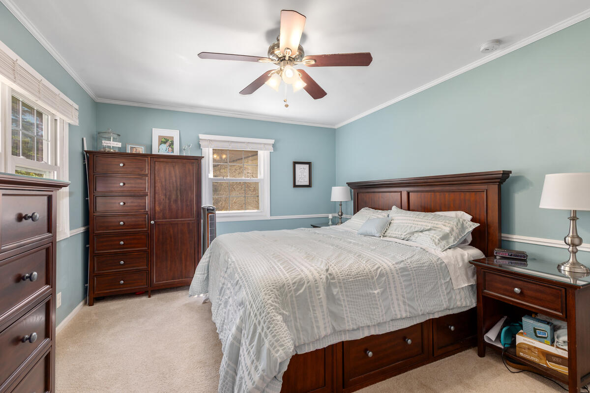 996 Colonial Court Holland MI 49423