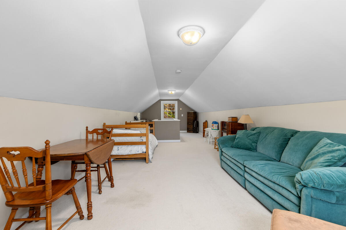 996 Colonial Court Holland MI 49423