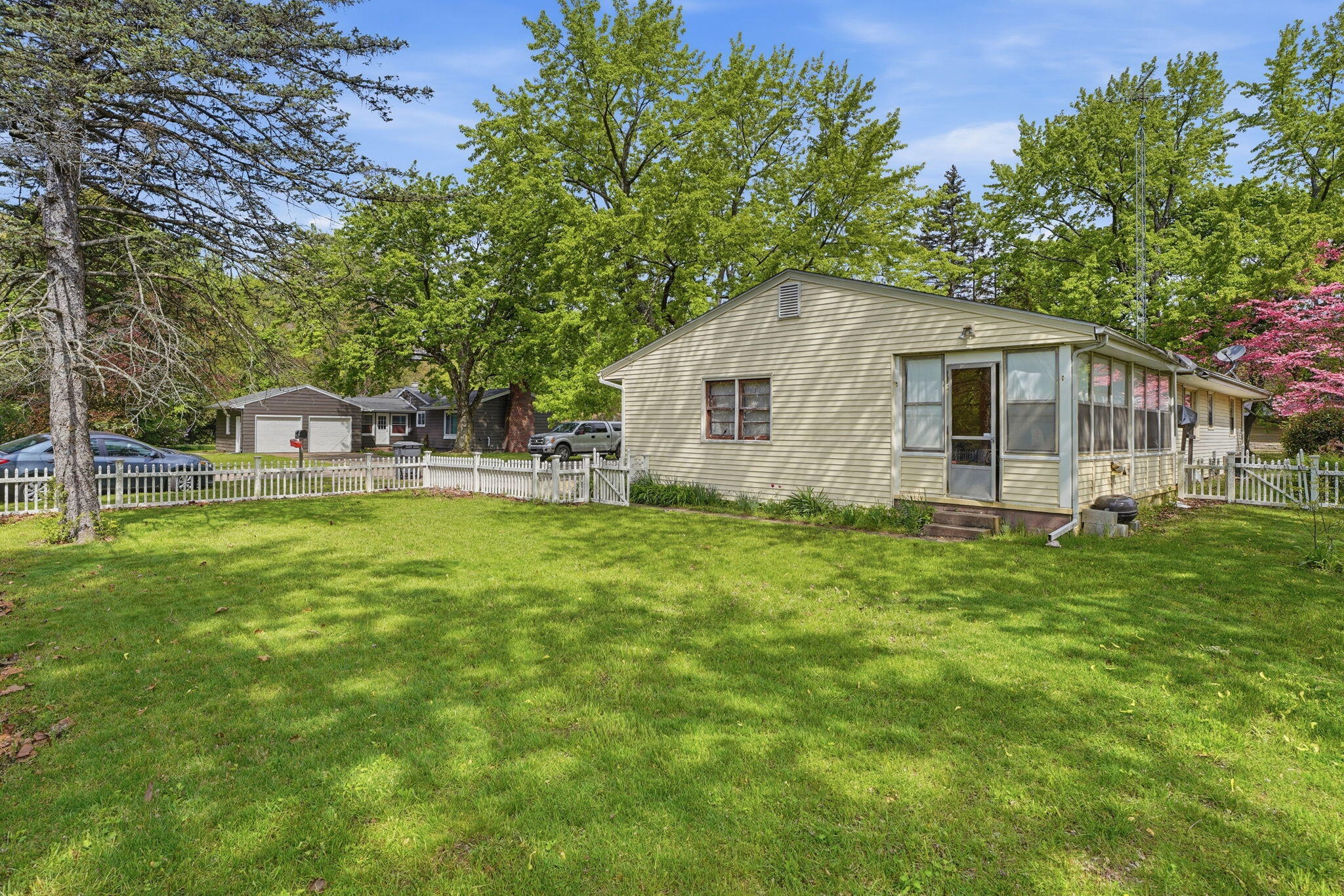 1551 Pontiac Road Benton Harbor MI 49022