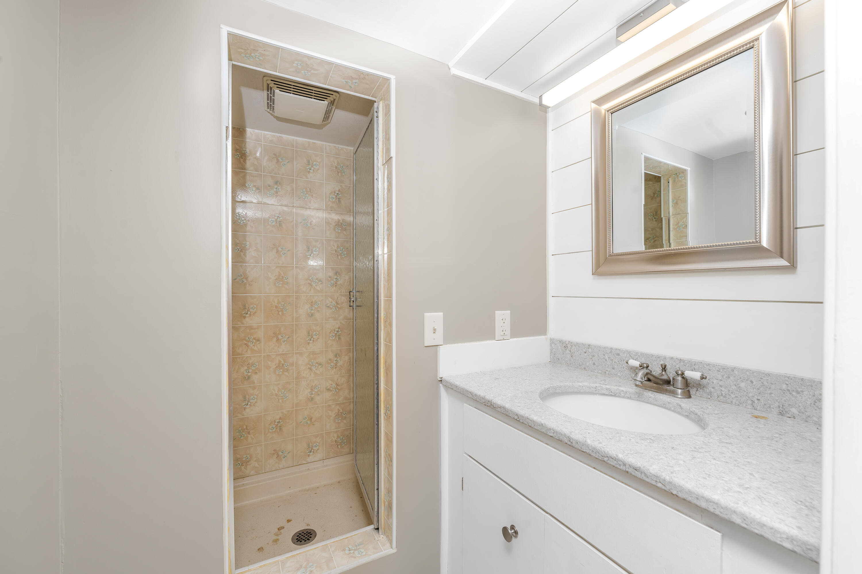 2657 Thayer Avenue Kalamazoo MI 49004