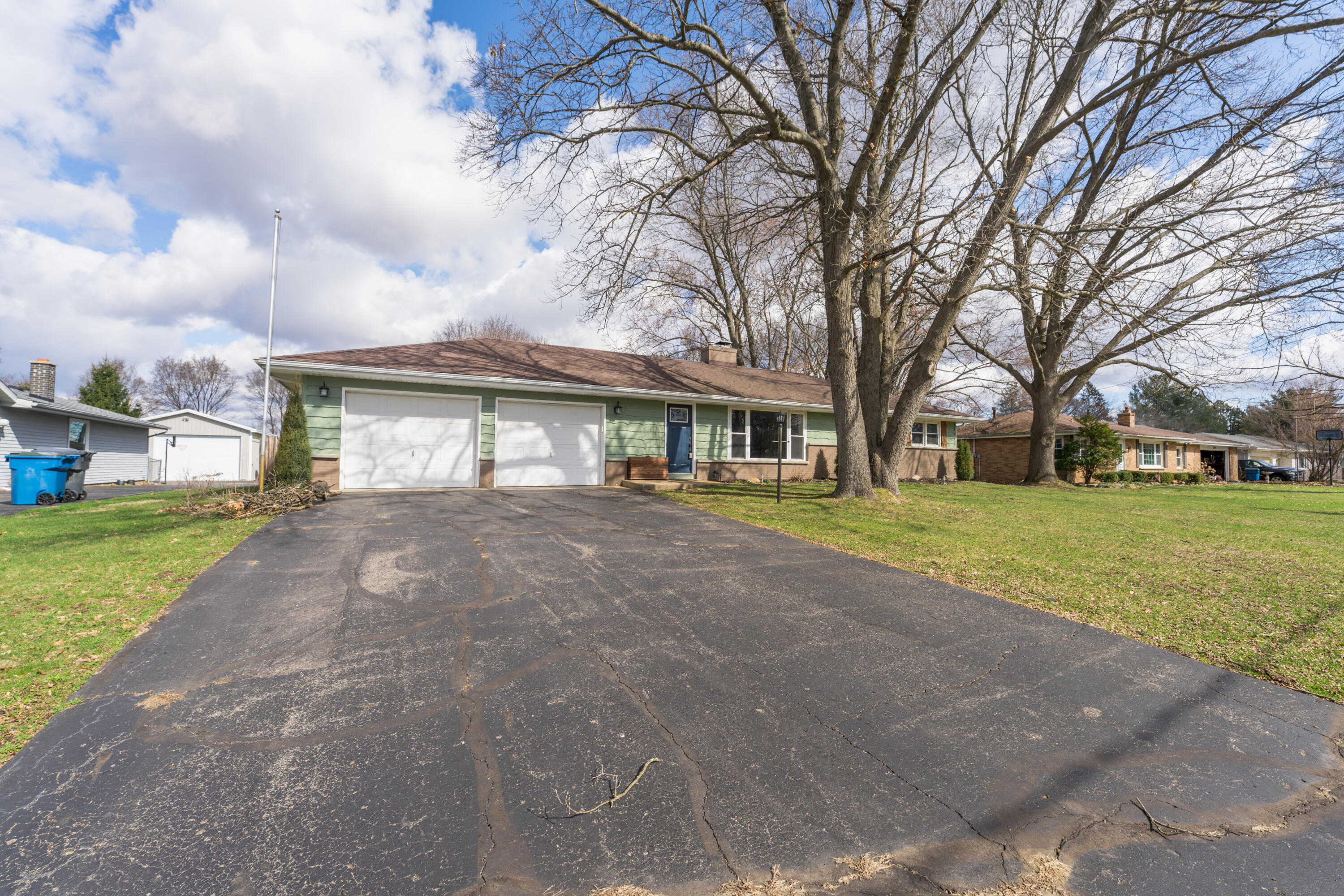 2657 Thayer Avenue Kalamazoo MI 49004