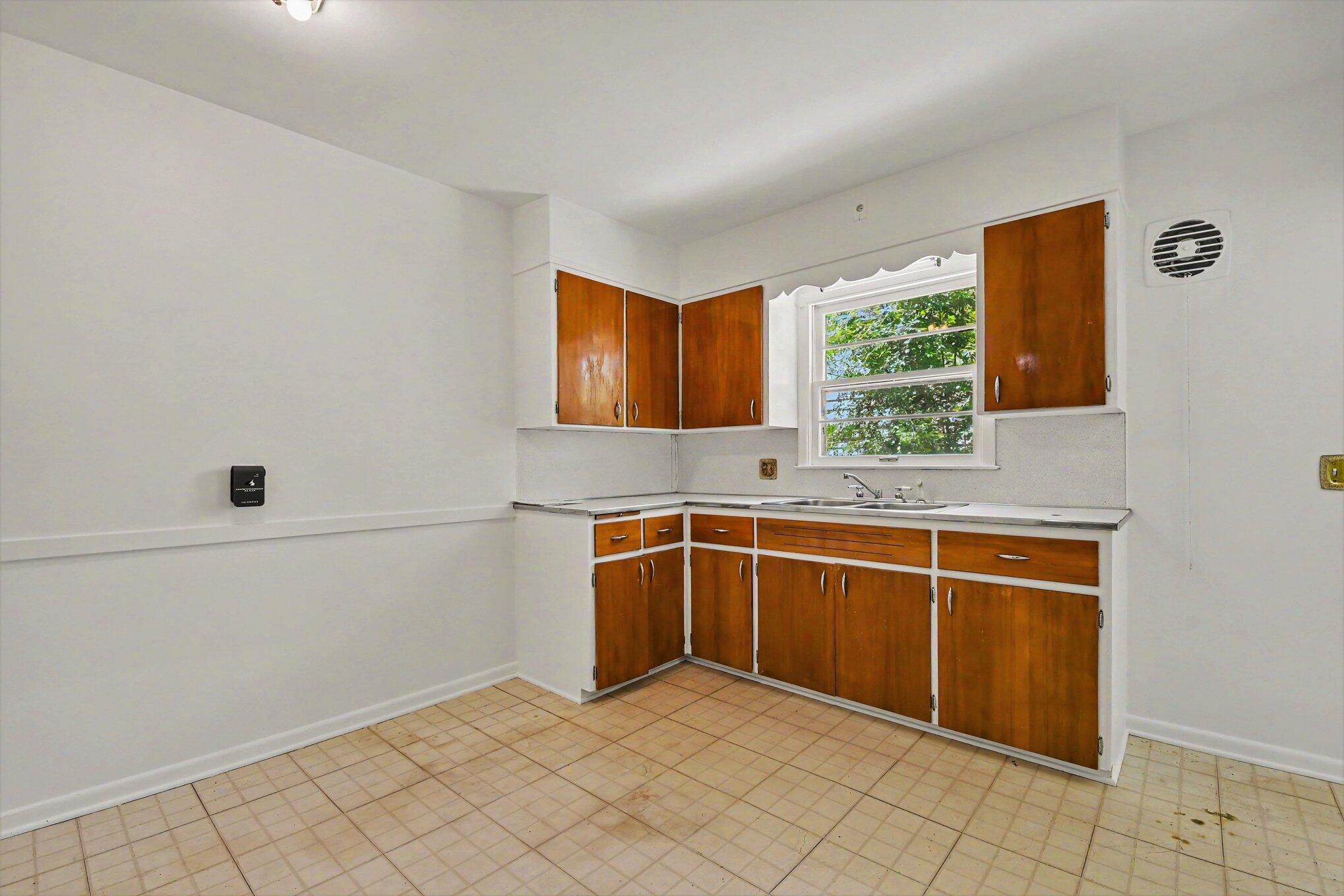 1057 Lyon Street NE Grand Rapids MI 49503