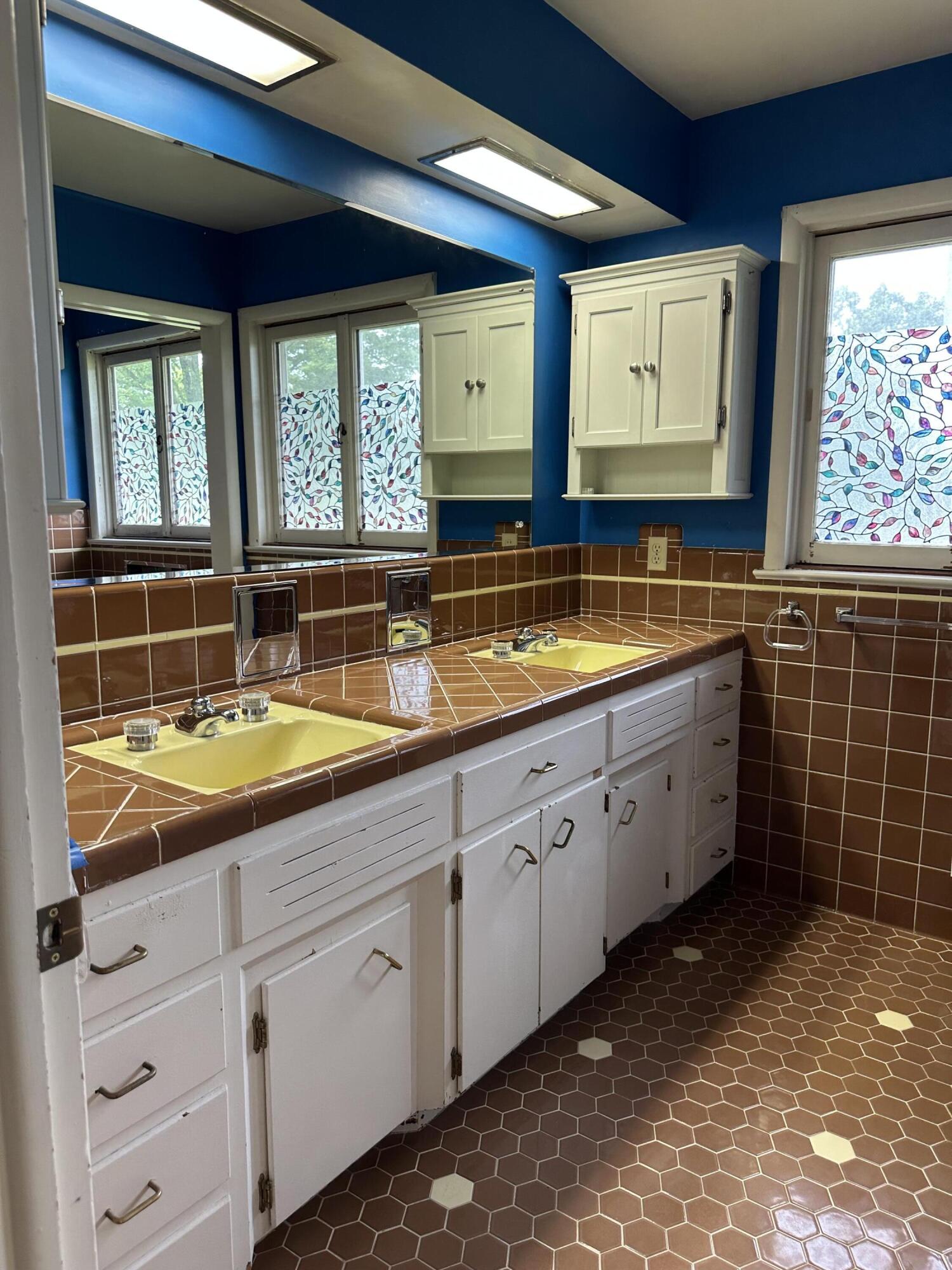 3020 Leonard Street NW Grand Rapids MI 49504