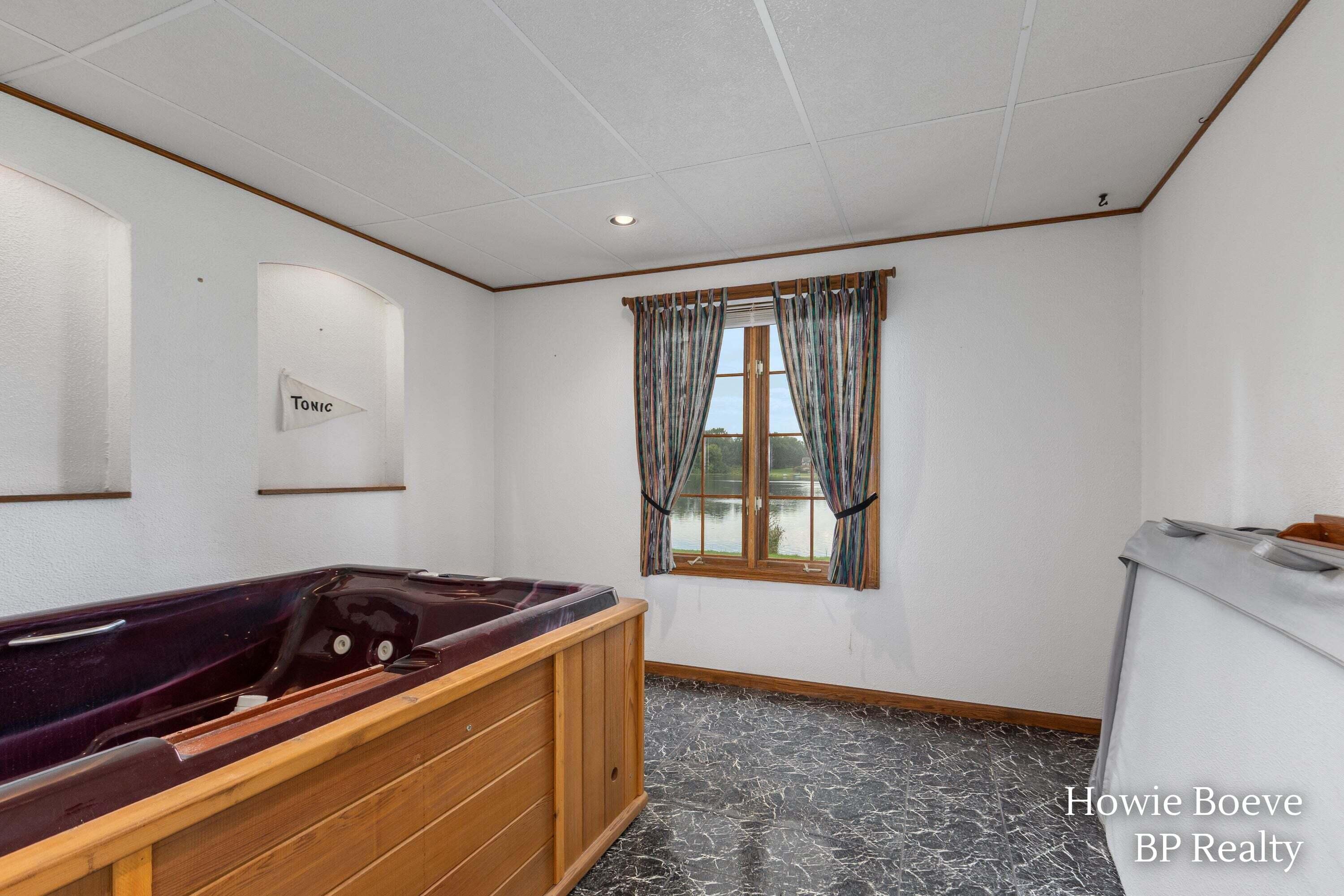 9112 Bluff Lake Street Zeeland MI 49464