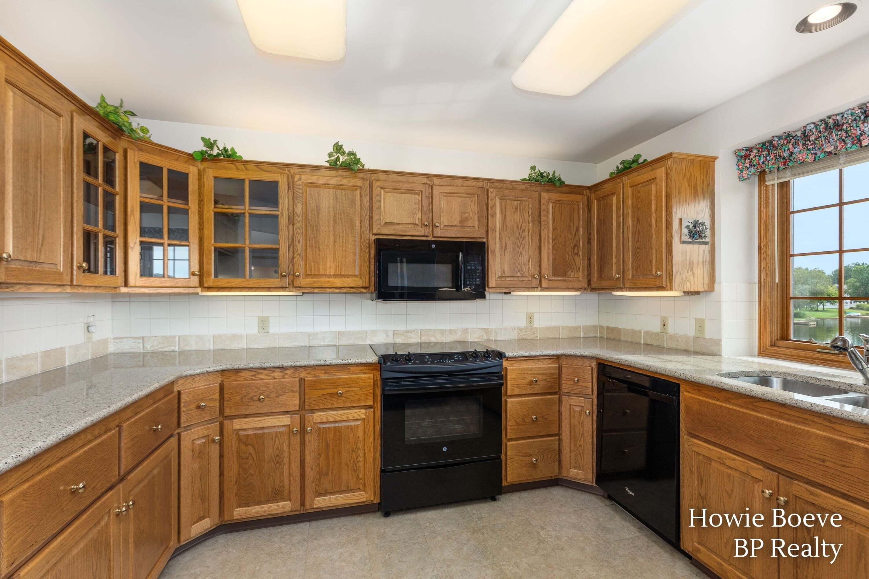 9112 Bluff Lake Street Zeeland MI 49464