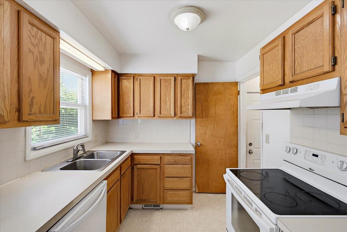 2223 Audobon Drive SE Grand Rapids MI 49506