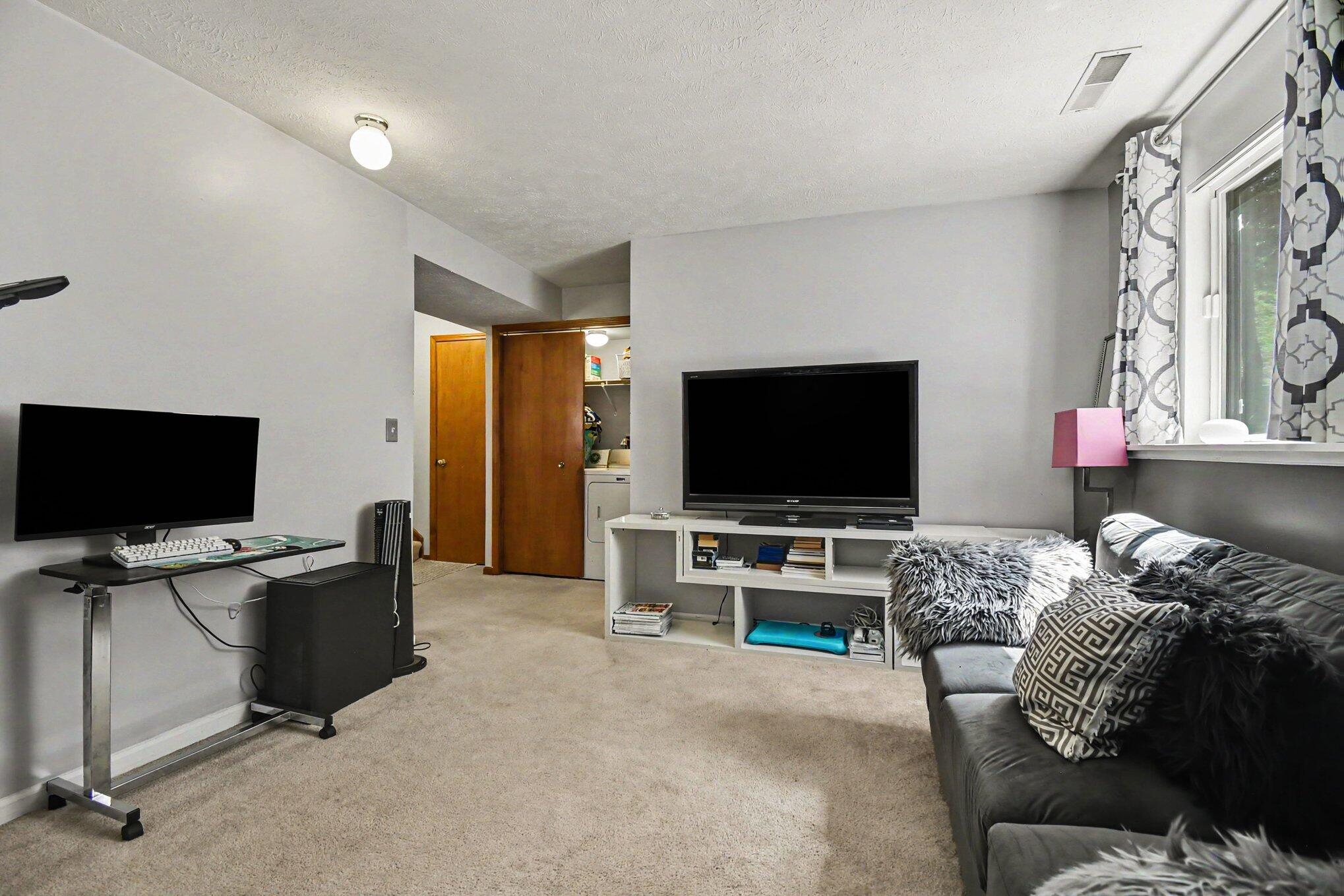 859 Summer Creek Court SE Grand Rapids MI 49508