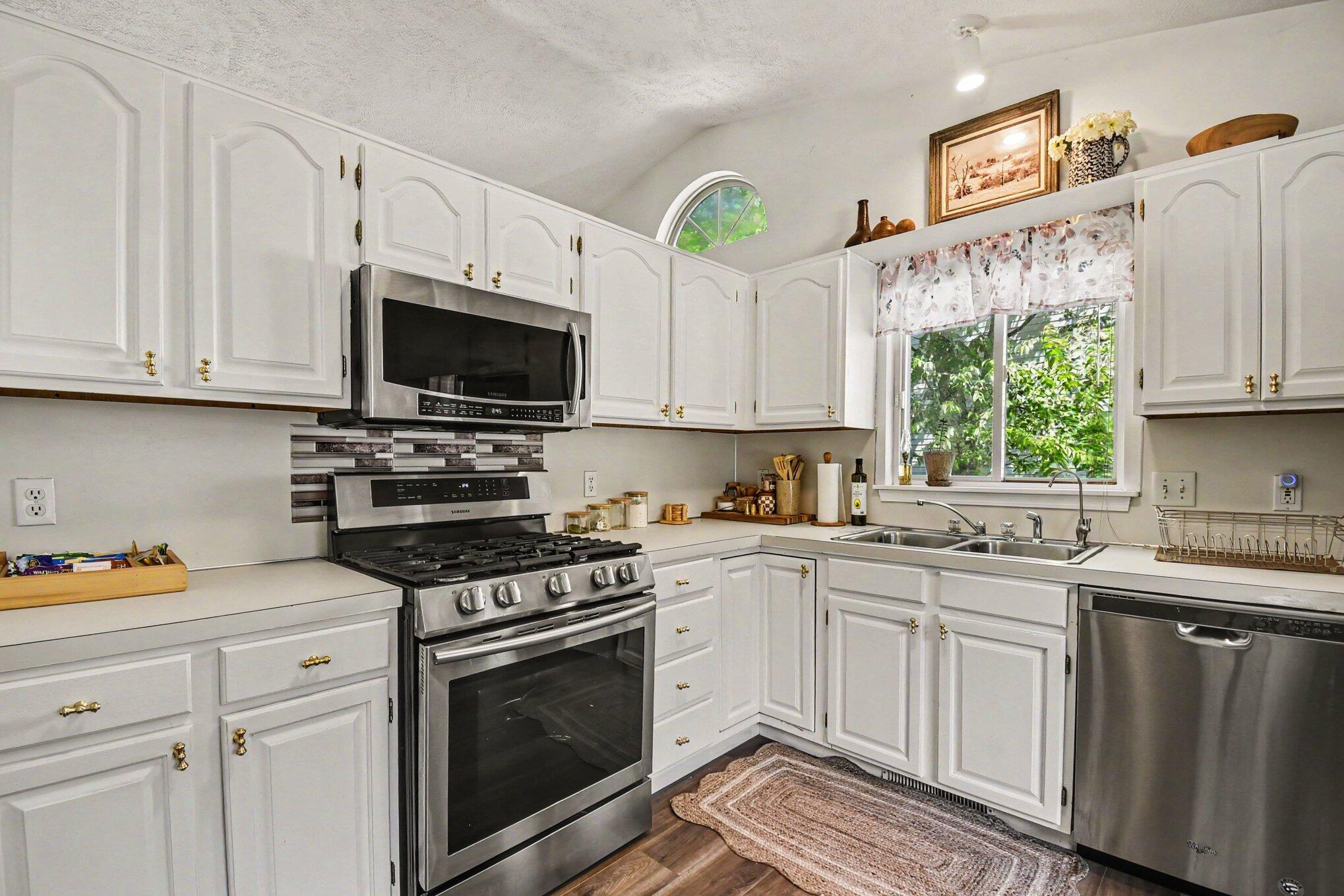 859 Summer Creek Court SE Grand Rapids MI 49508