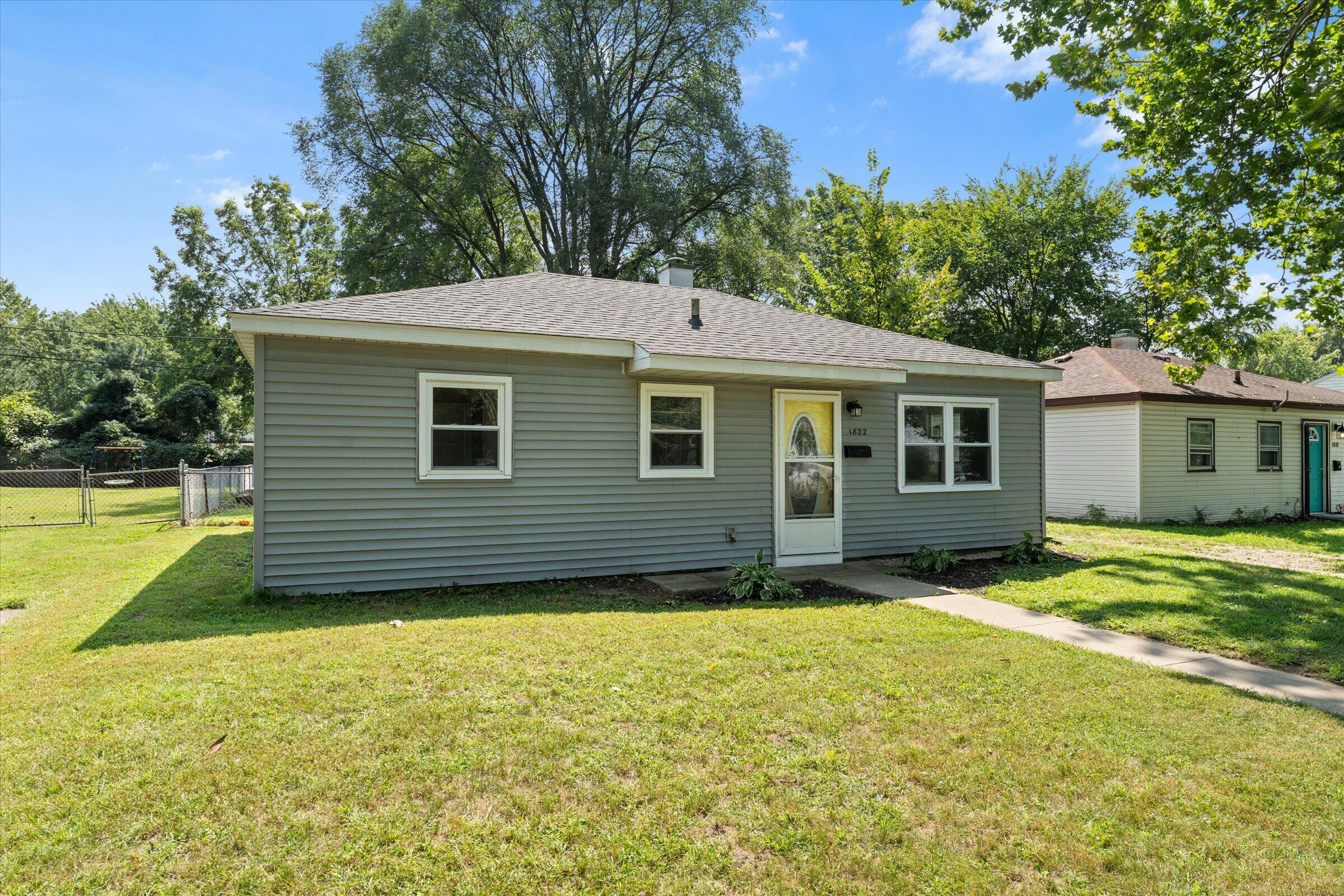 1822 Sycamore Street Niles MI 49120