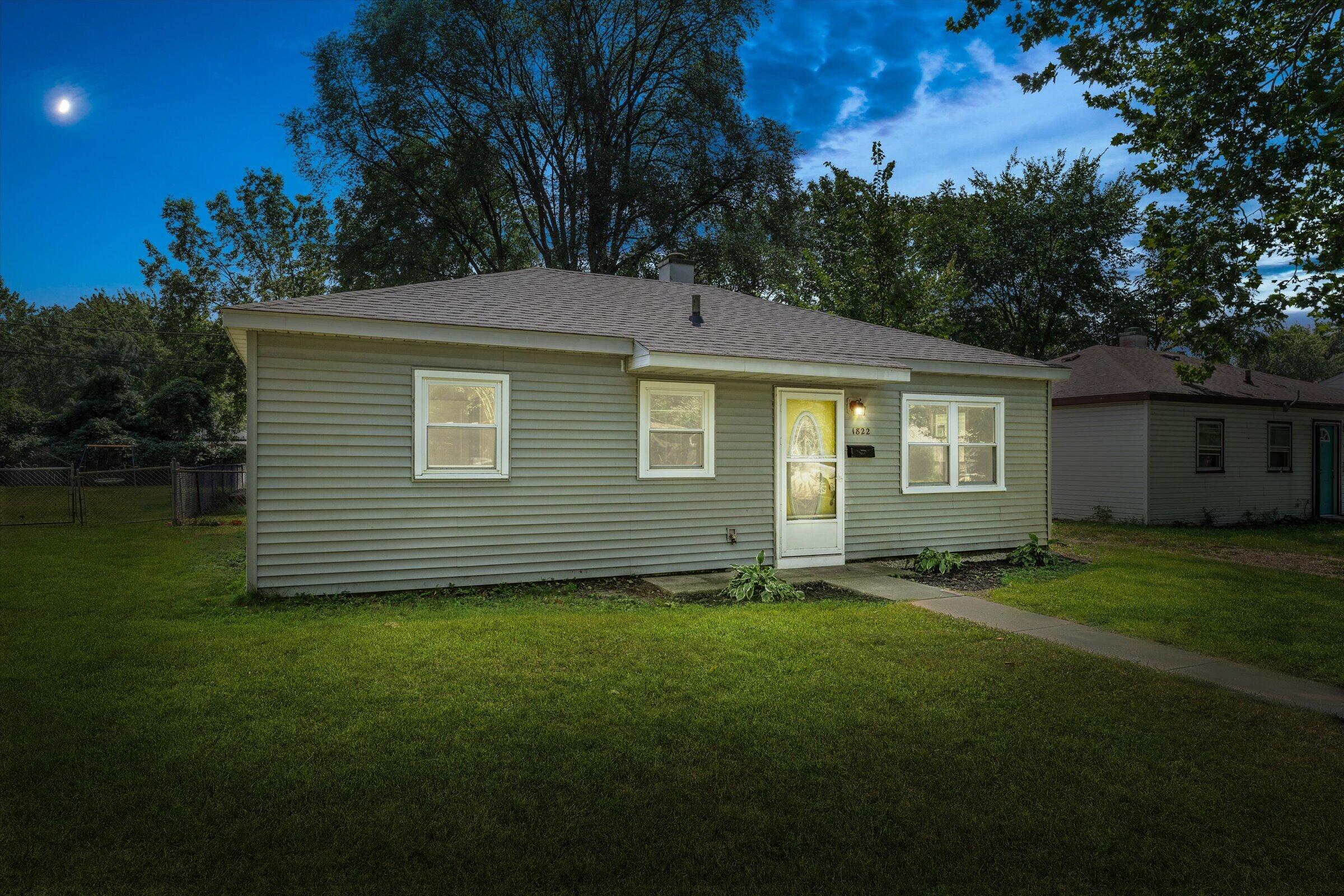 1822 Sycamore Street Niles MI 49120