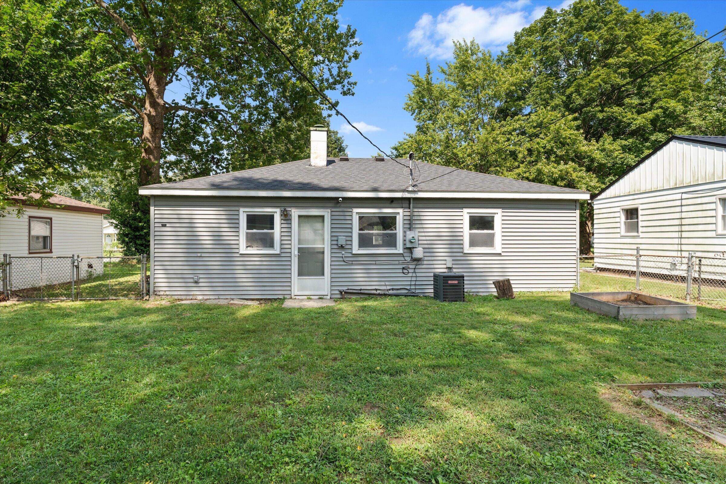 1822 Sycamore Street Niles MI 49120