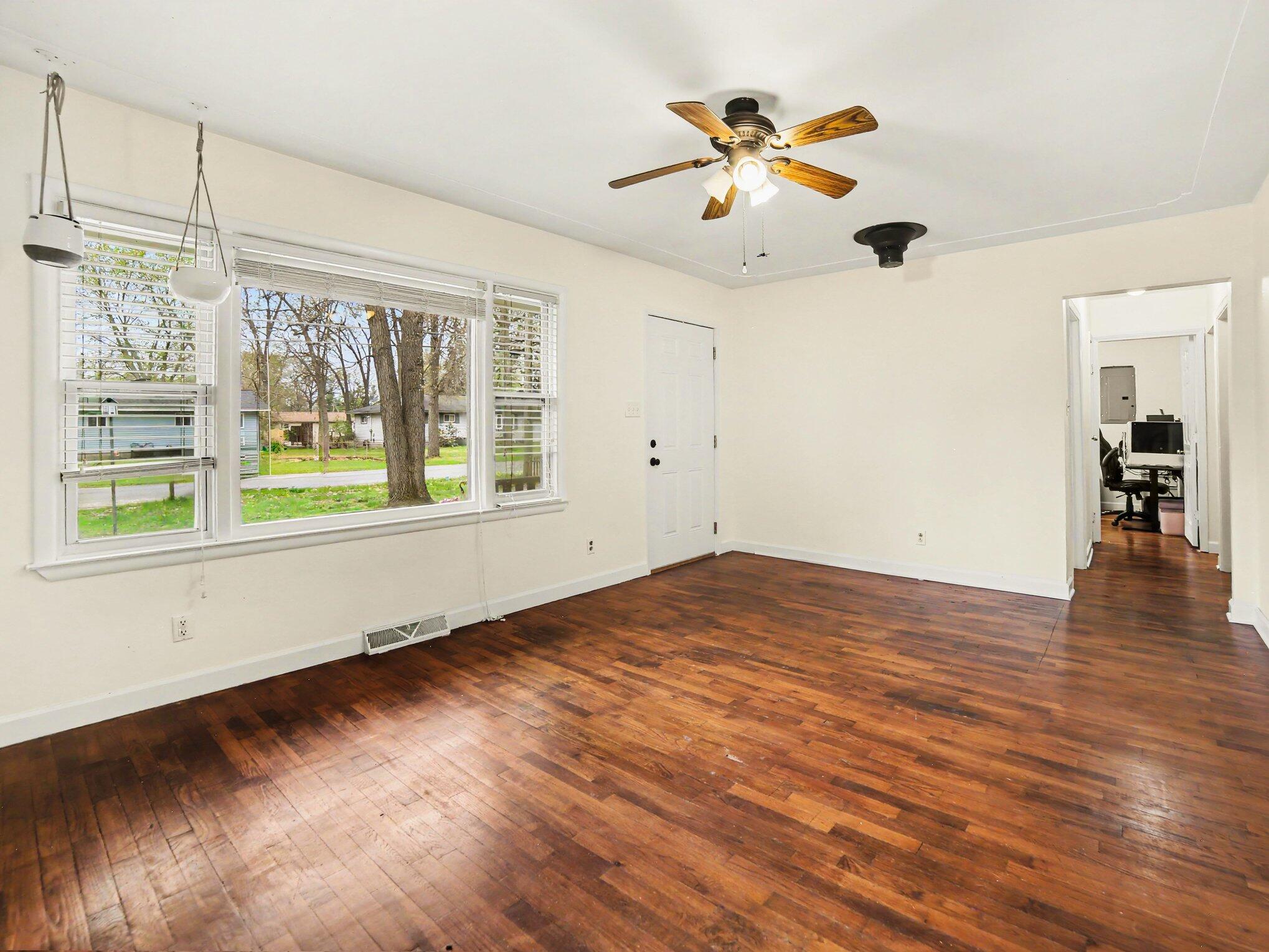 2492 Wesley Avenue Muskegon MI 49442