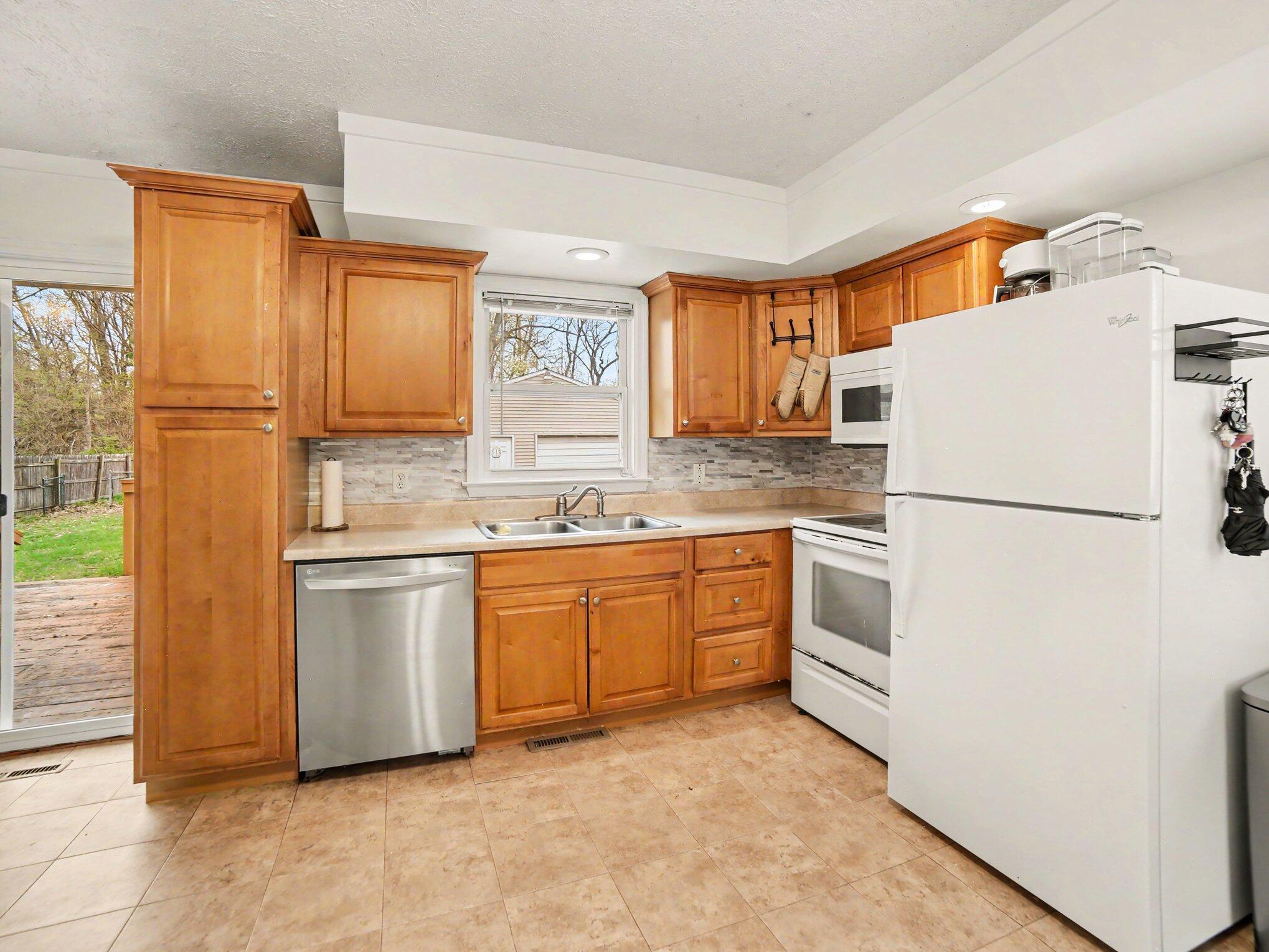 2492 Wesley Avenue Muskegon MI 49442