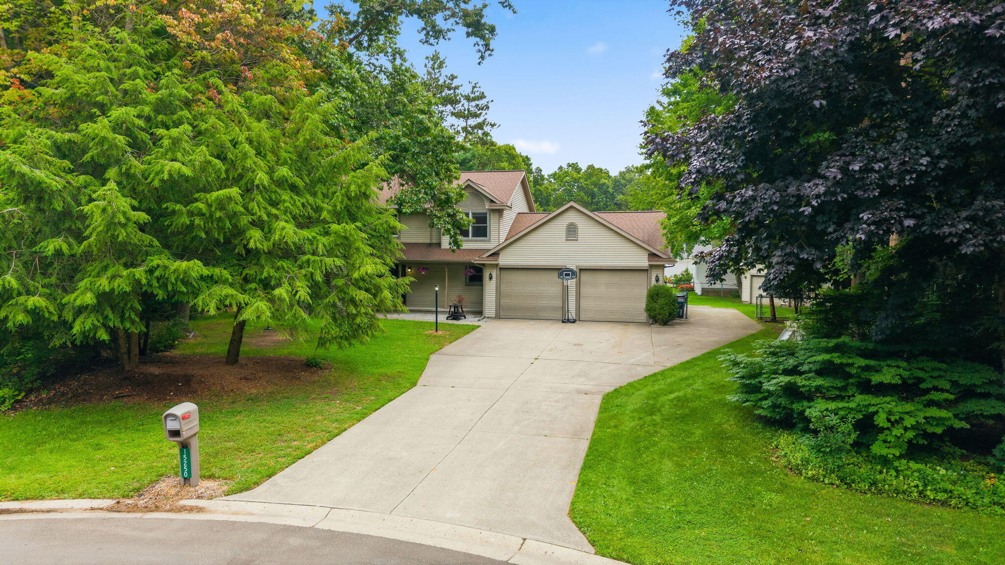 15250 Hofma Drive Grand Haven MI 49417