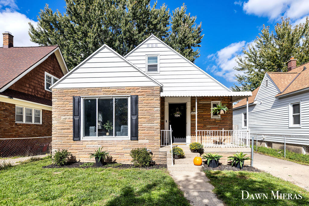 1015 California Street NW Grand Rapids MI 49504