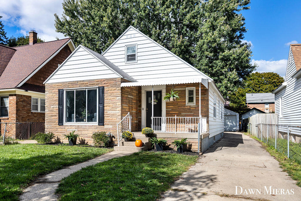 1015 California Street NW Grand Rapids MI 49504