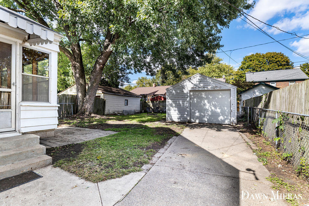 1015 California Street NW Grand Rapids MI 49504