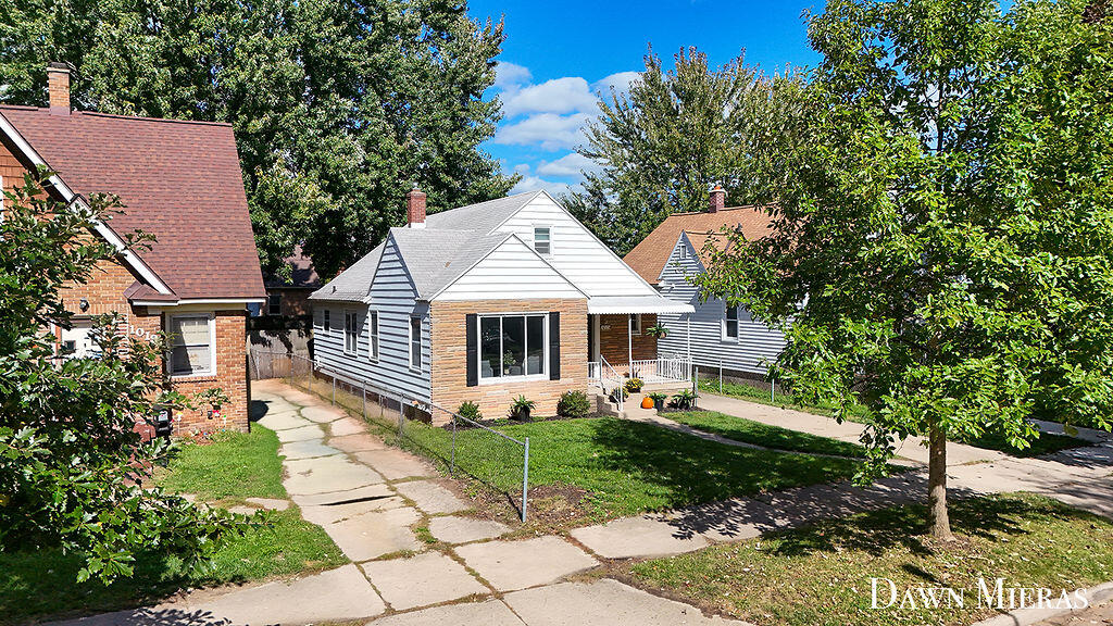 1015 California Street NW Grand Rapids MI 49504