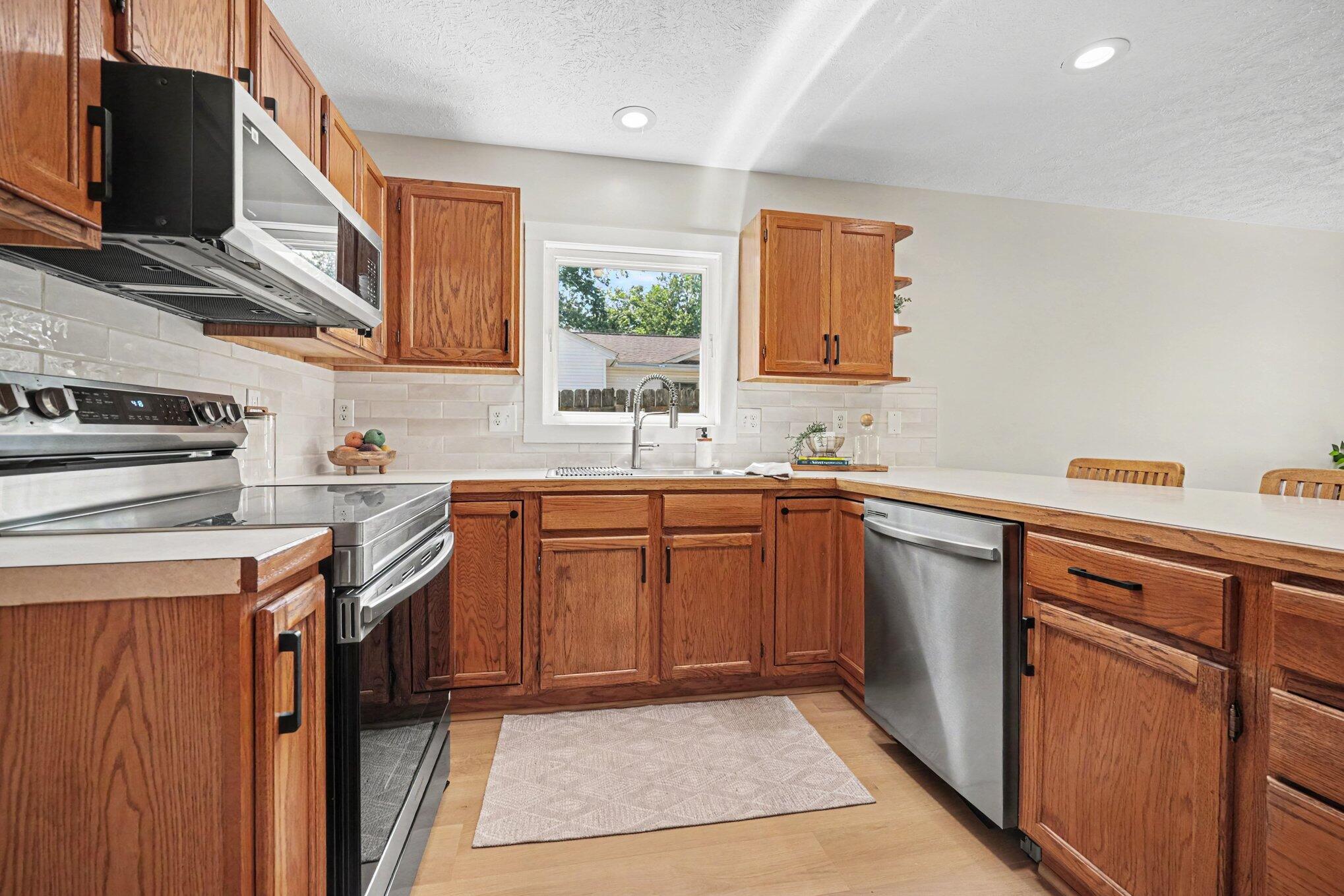 550 W 22nd Street Holland MI 49423