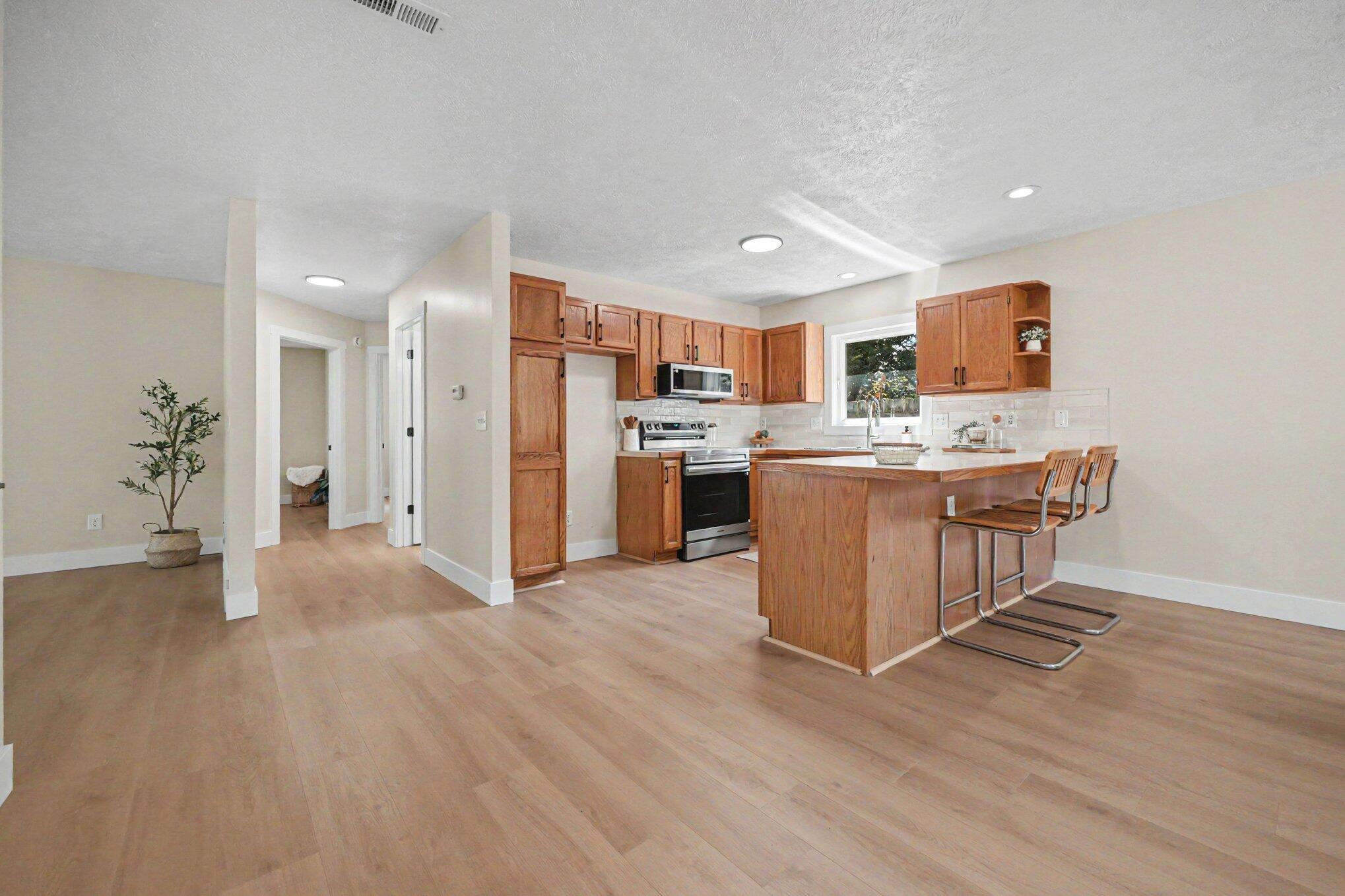 550 W 22nd Street Holland MI 49423