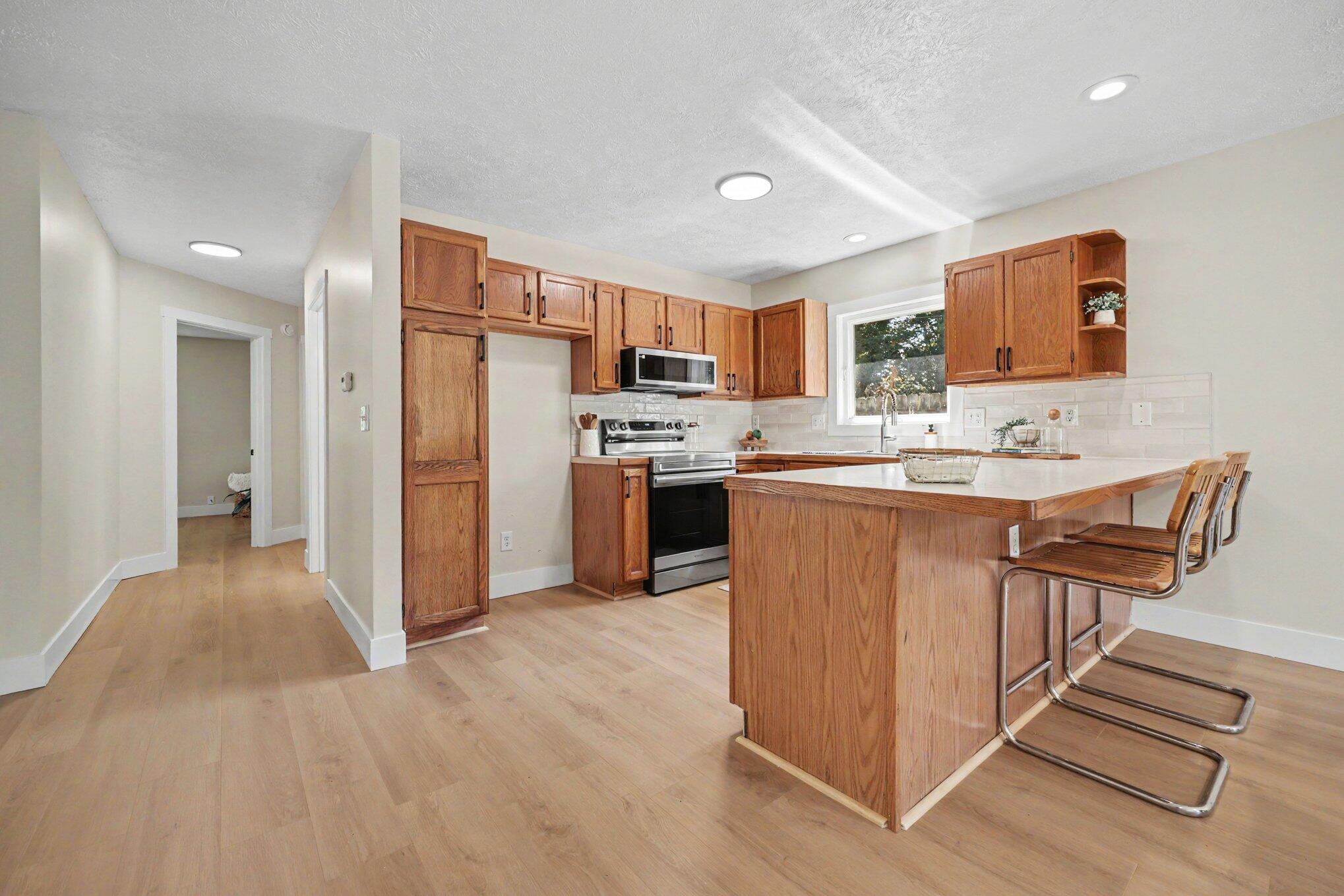 550 W 22nd Street Holland MI 49423