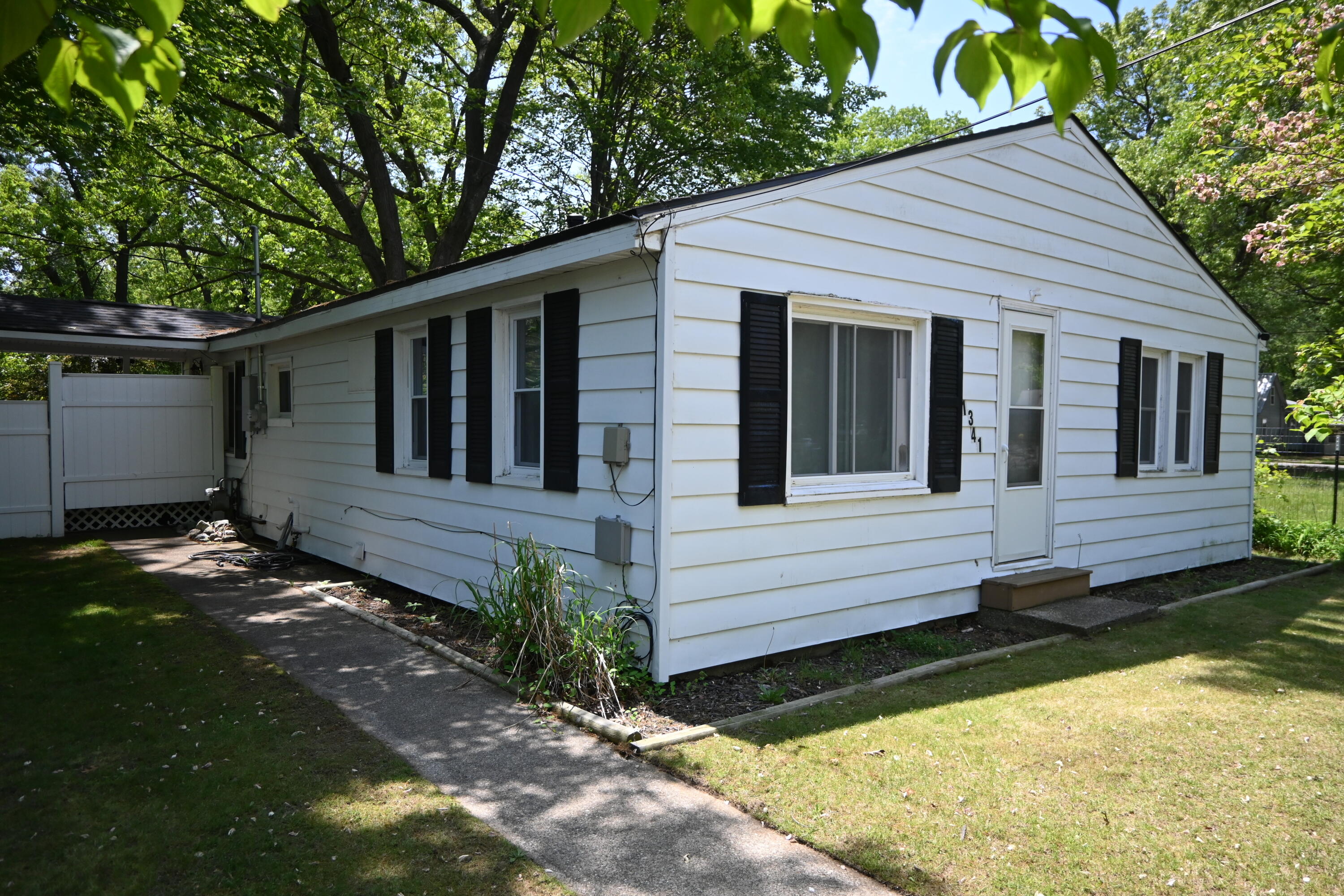 1341 E Summit Avenue Norton Shores MI 49444