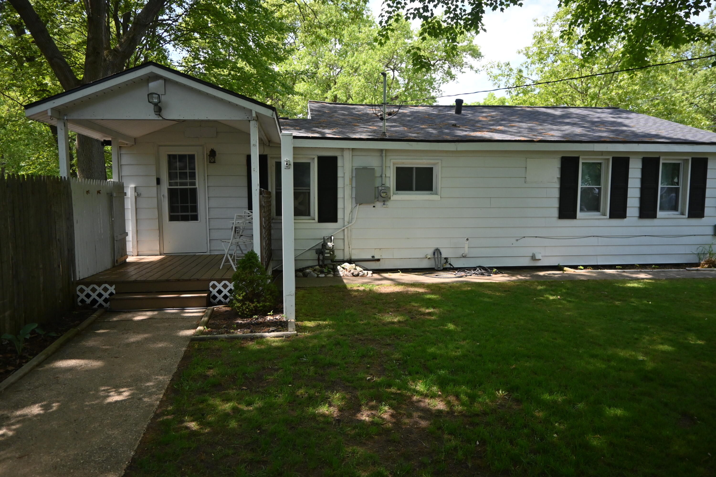 1341 E Summit Avenue Norton Shores MI 49444