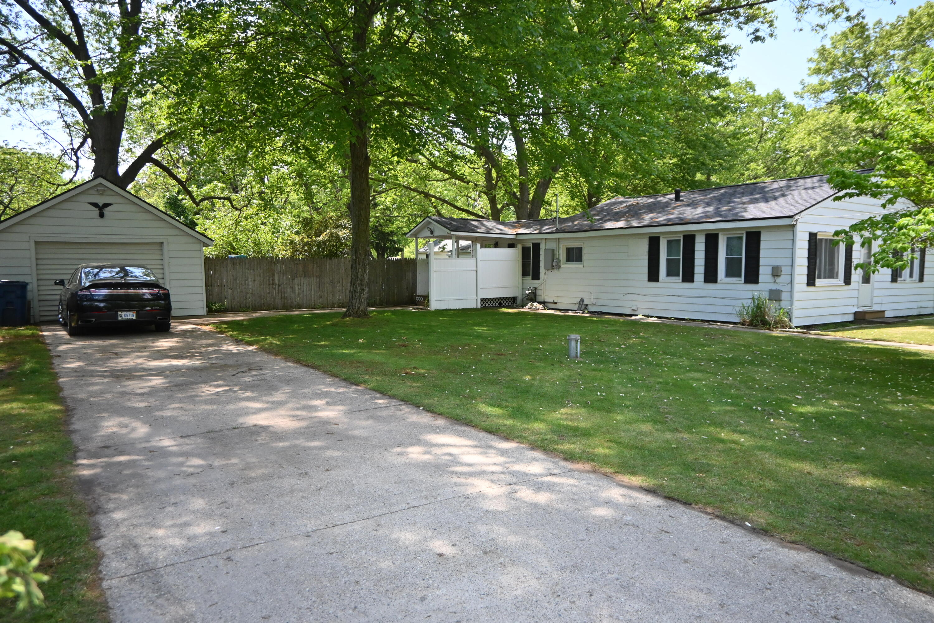 1341 E Summit Avenue Norton Shores MI 49444