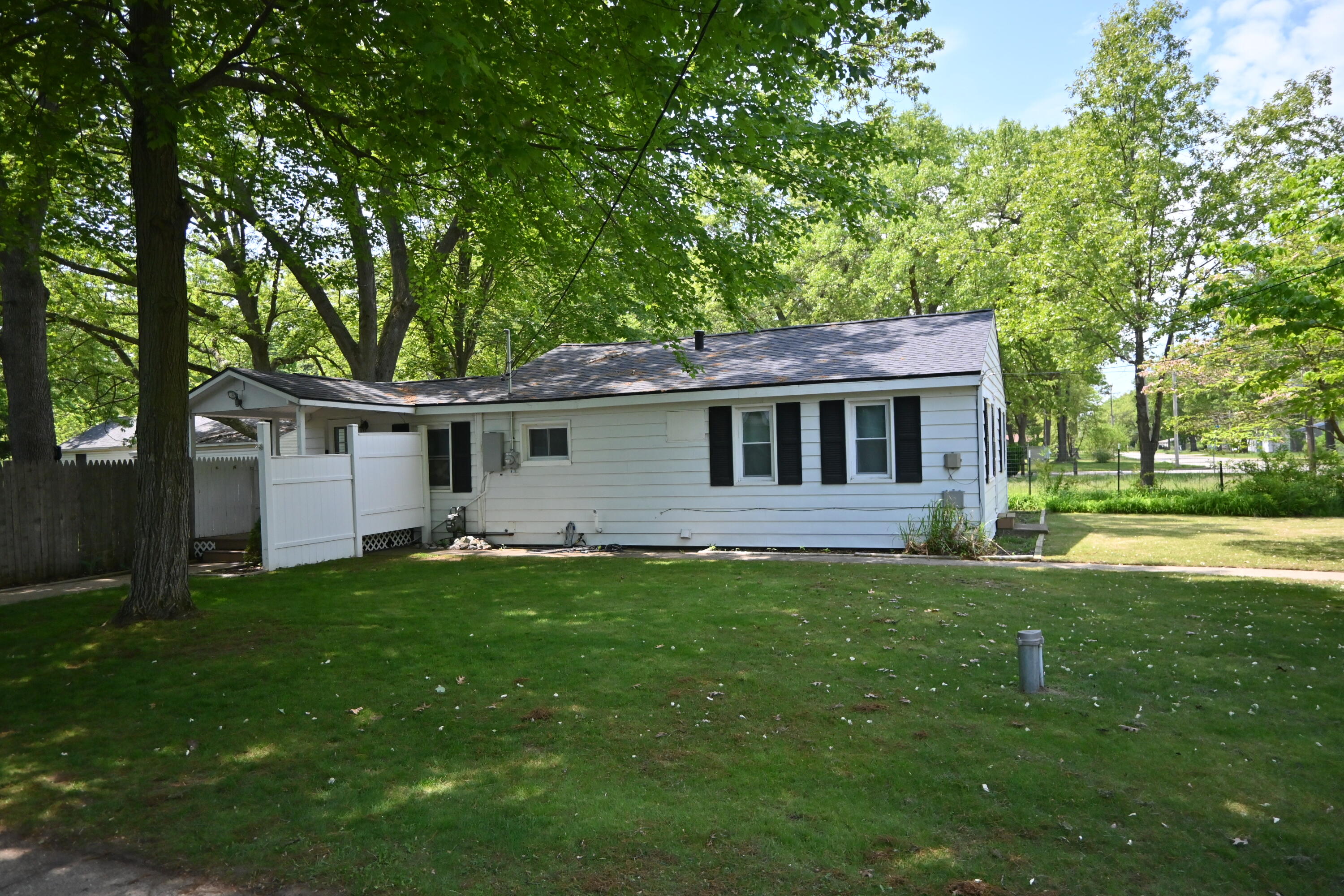 1341 E Summit Avenue Norton Shores MI 49444