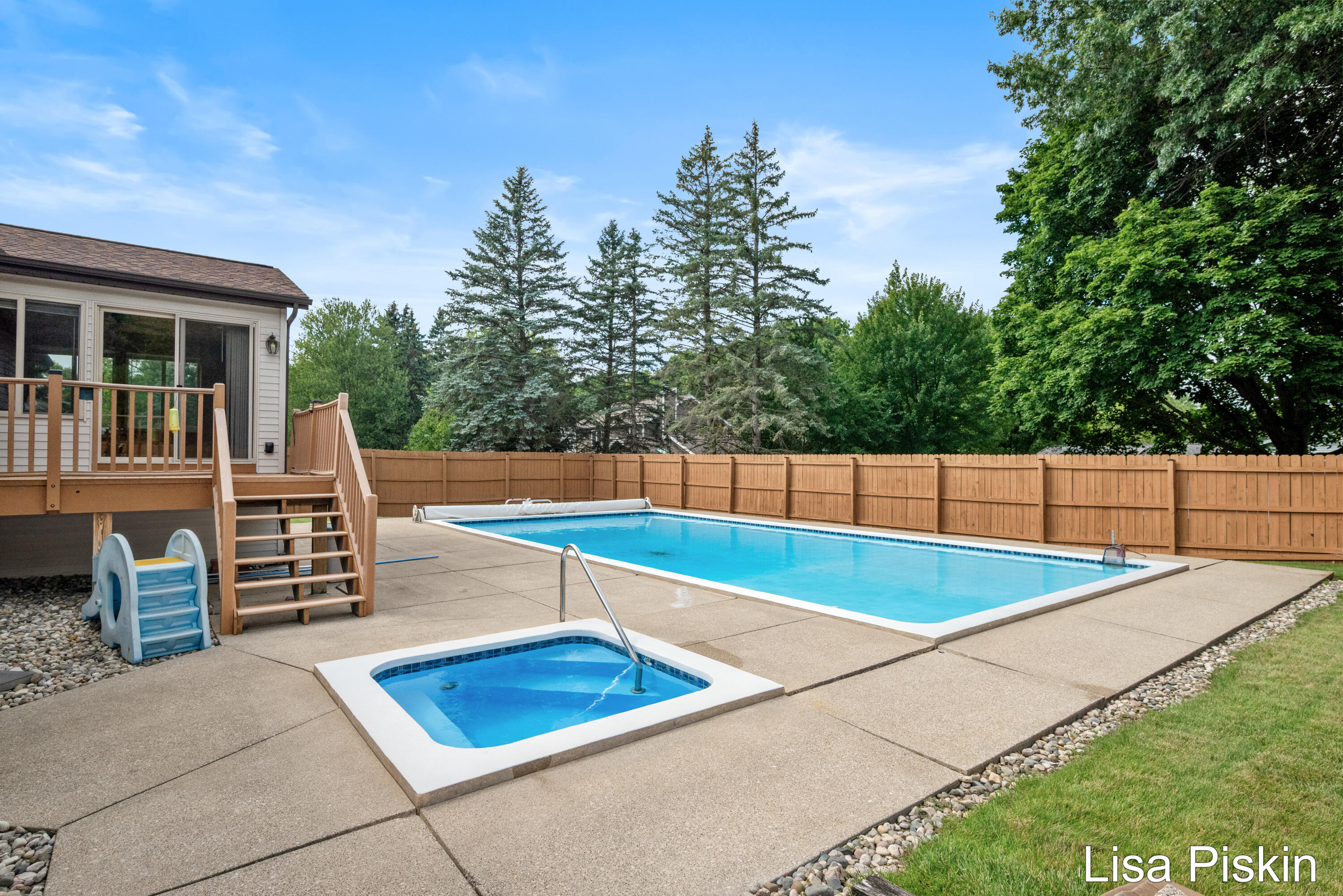 2641 Heathcliff Street SE Grand Rapids MI 49546