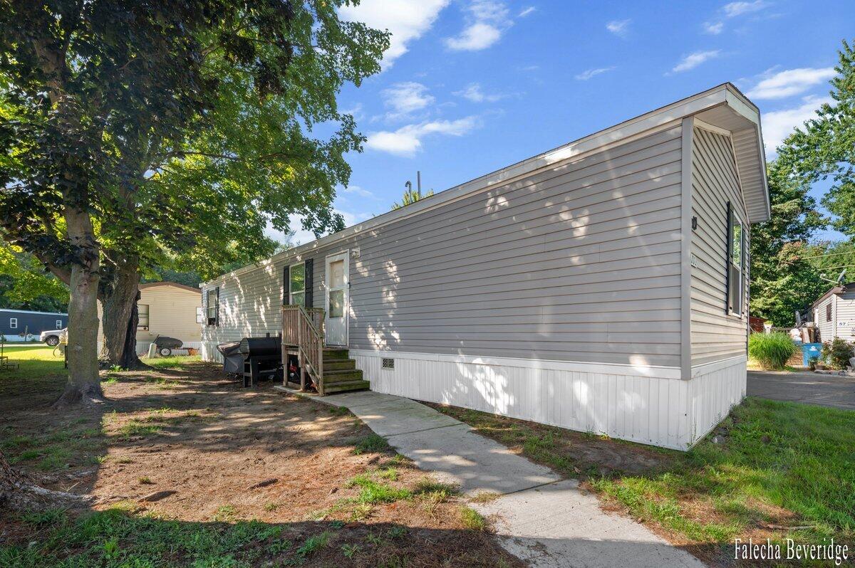 1281 E Pontaluna Road Norton Shores MI 49456
