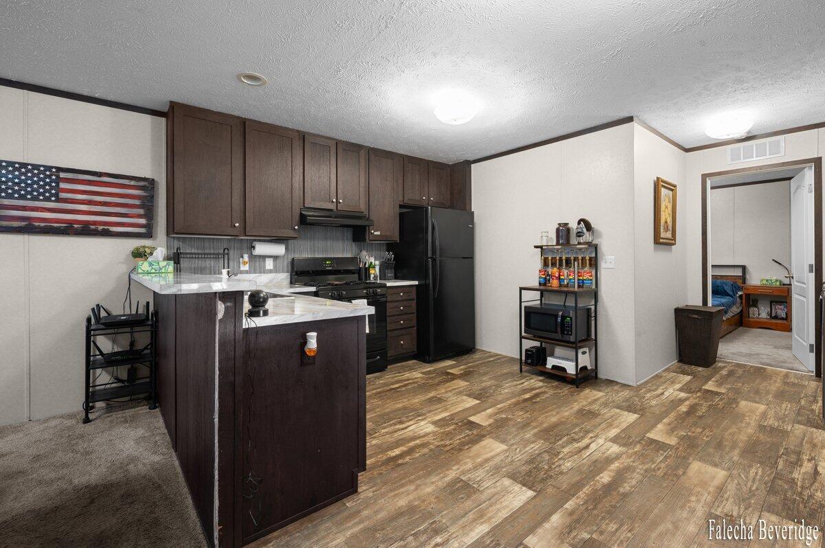 1281 E Pontaluna Road Norton Shores MI 49456