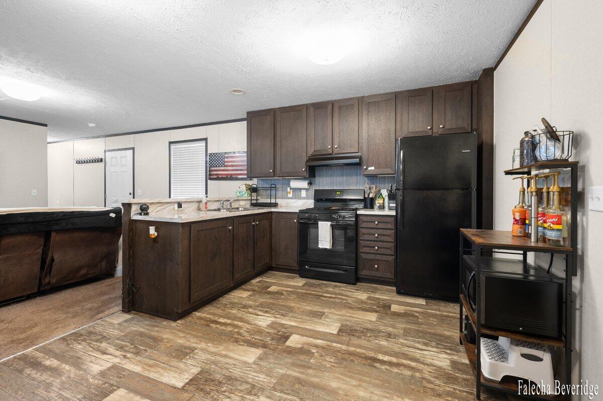 1281 E Pontaluna Road Norton Shores MI 49456