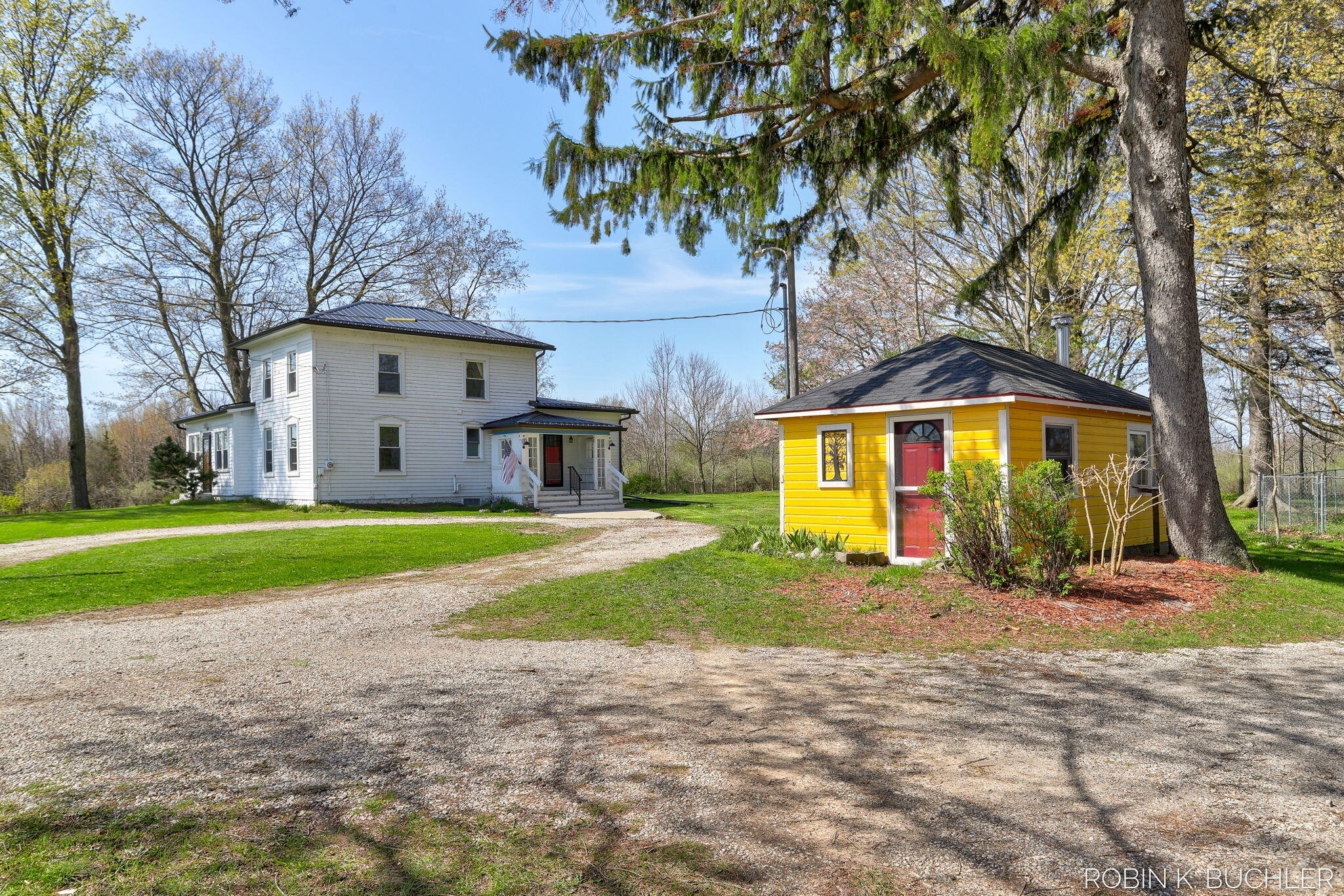 1614 66th Street Fennville MI 49408