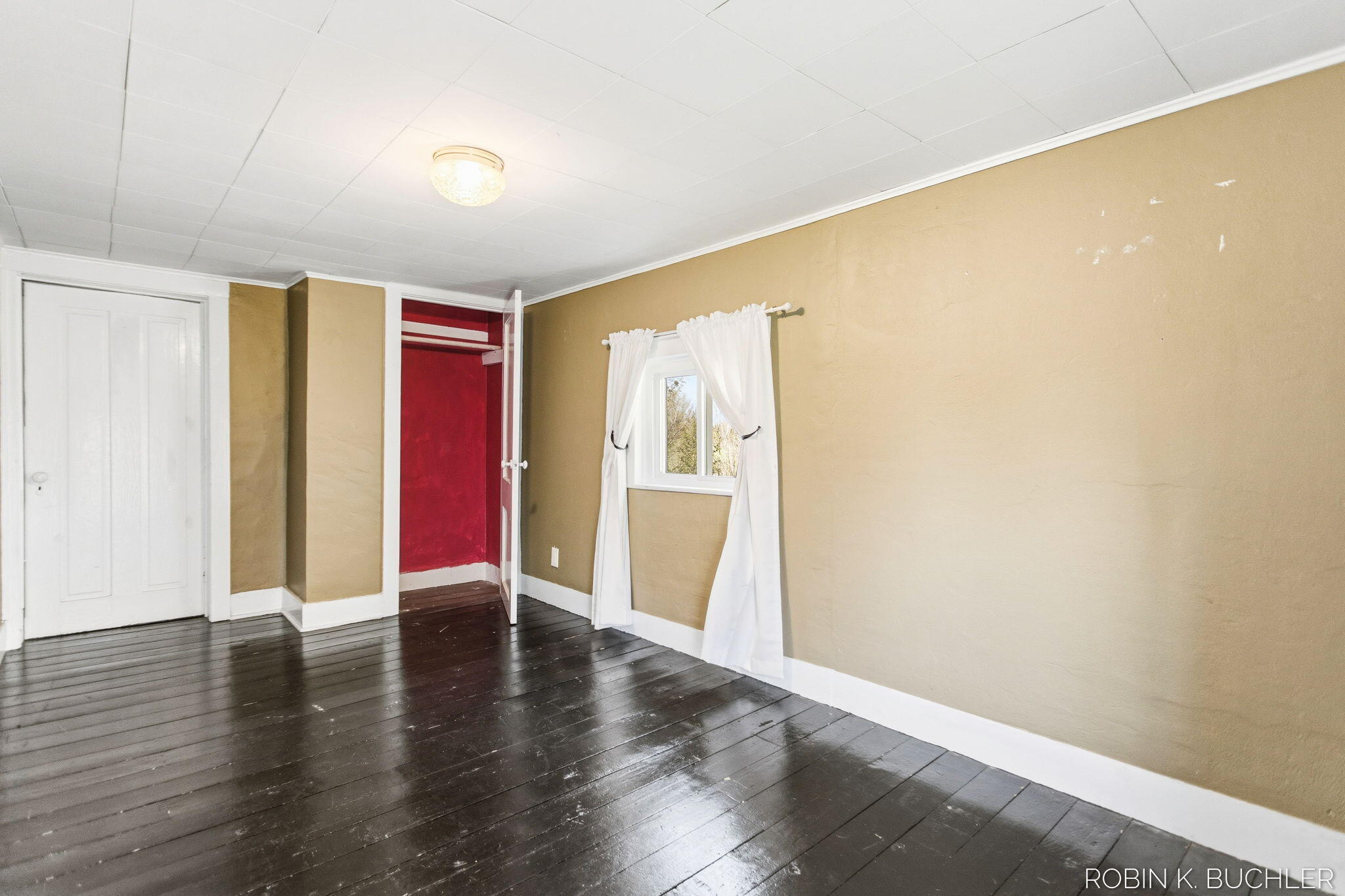 1614 66th Street Fennville MI 49408