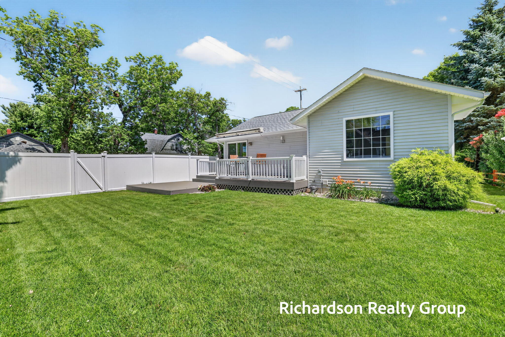 405 Douglas Street Muskegon MI 49445