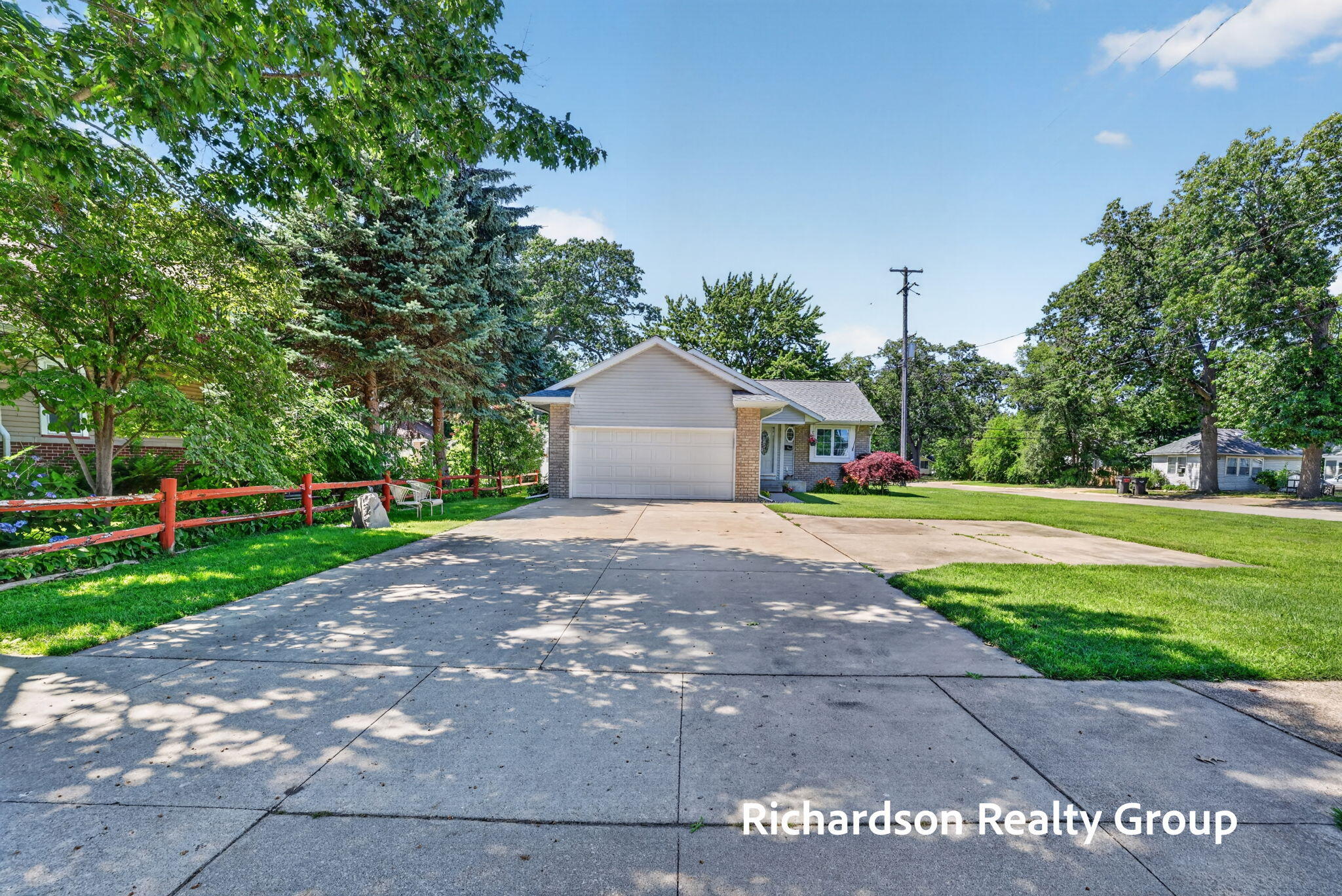 405 Douglas Street Muskegon MI 49445
