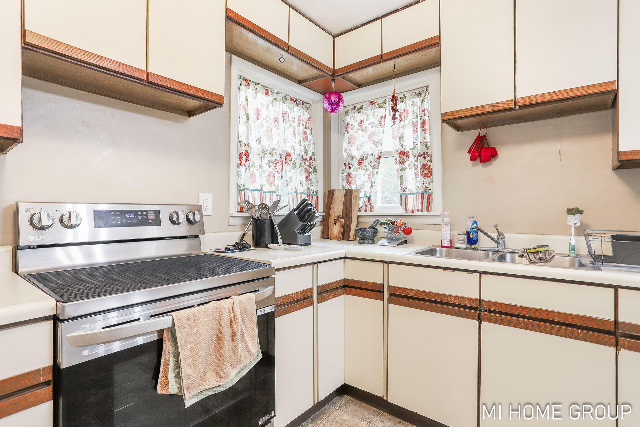 14664 154th Avenue Grand Haven MI 49417