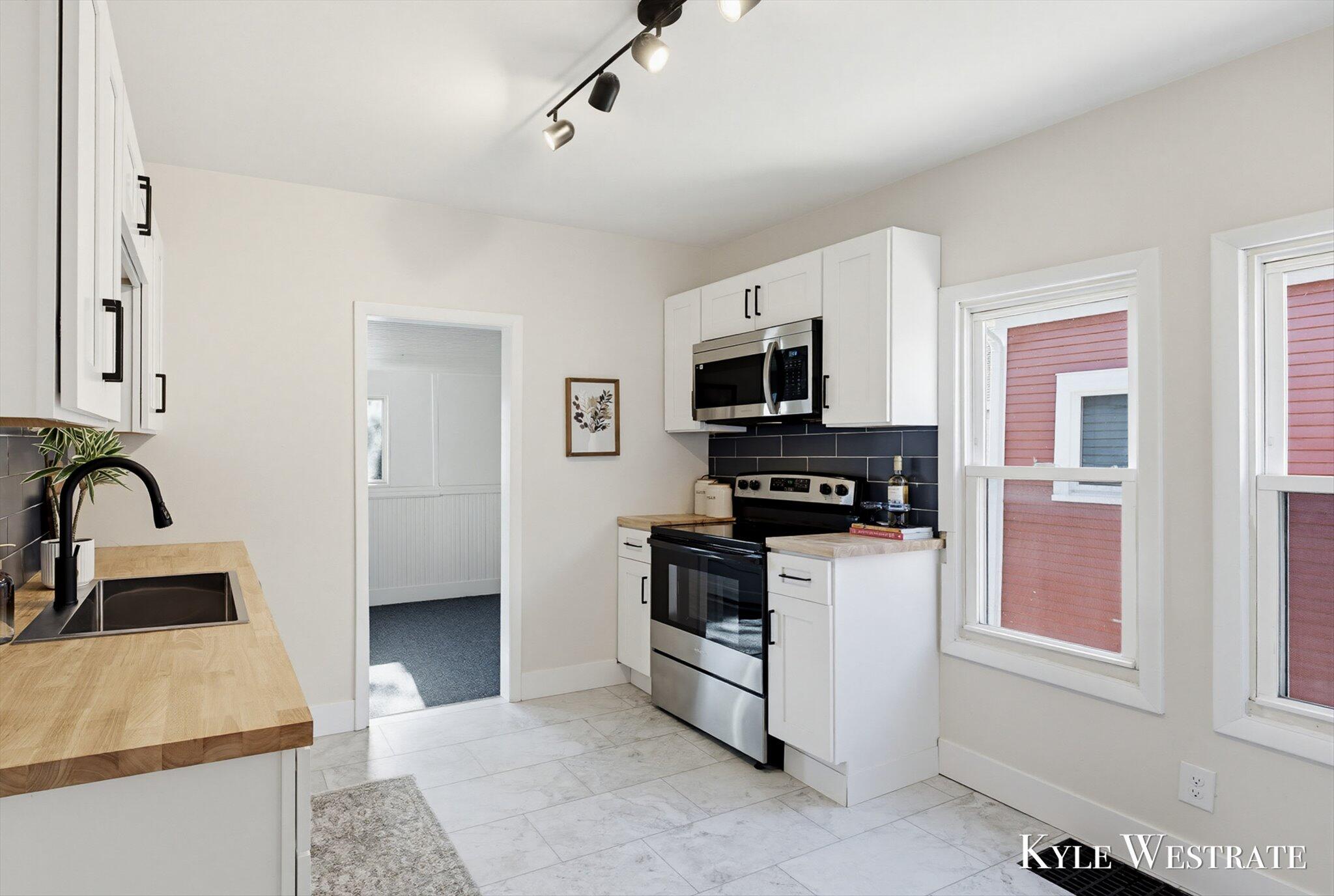 1526 Coit Avenue NE Grand Rapids MI 49505